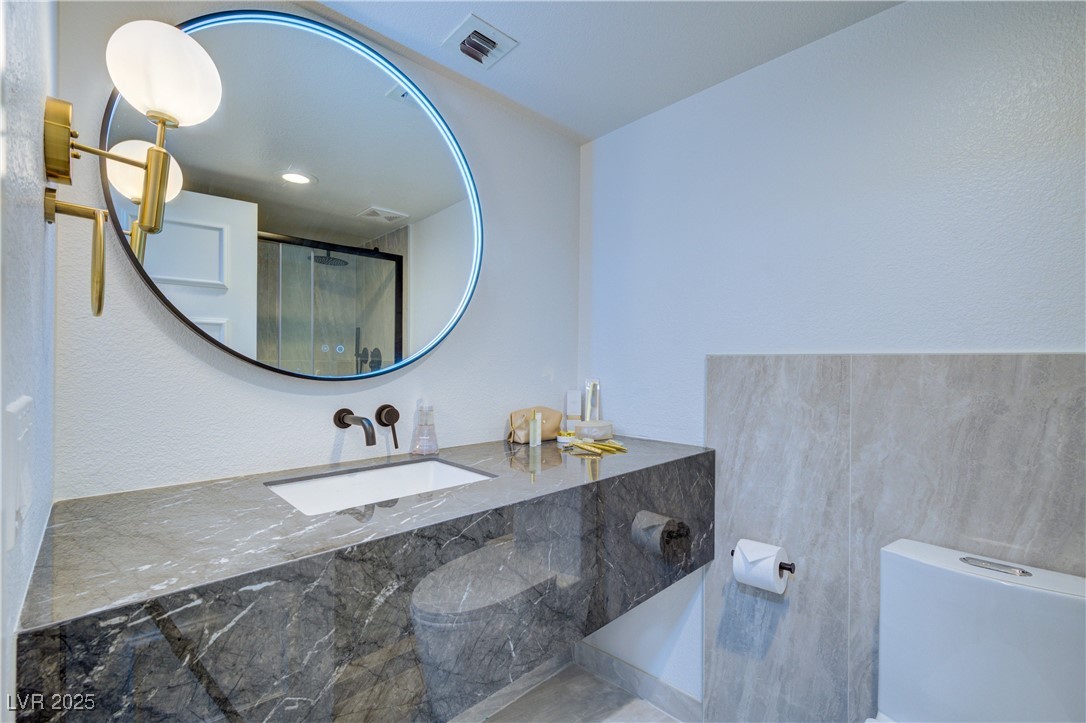 205 East Harmon Avenue 406