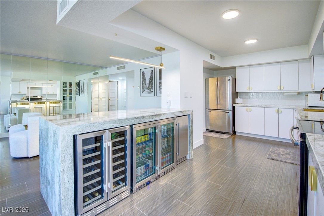 205 East Harmon Avenue 406