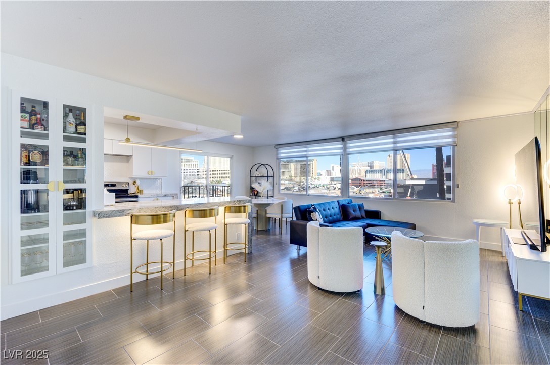 205 East Harmon Avenue 406