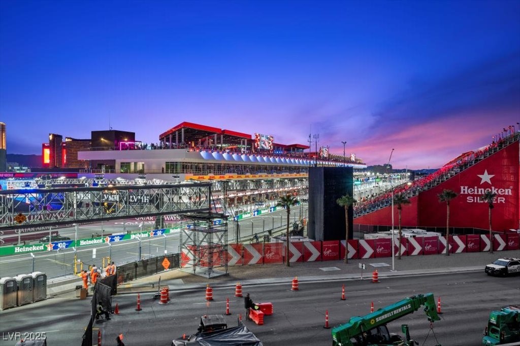 205 East Harmon Avenue 406