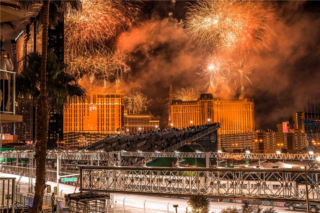 205 East Harmon Avenue 406