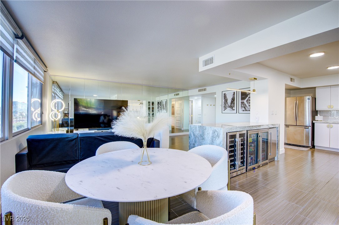 205 East Harmon Avenue 406