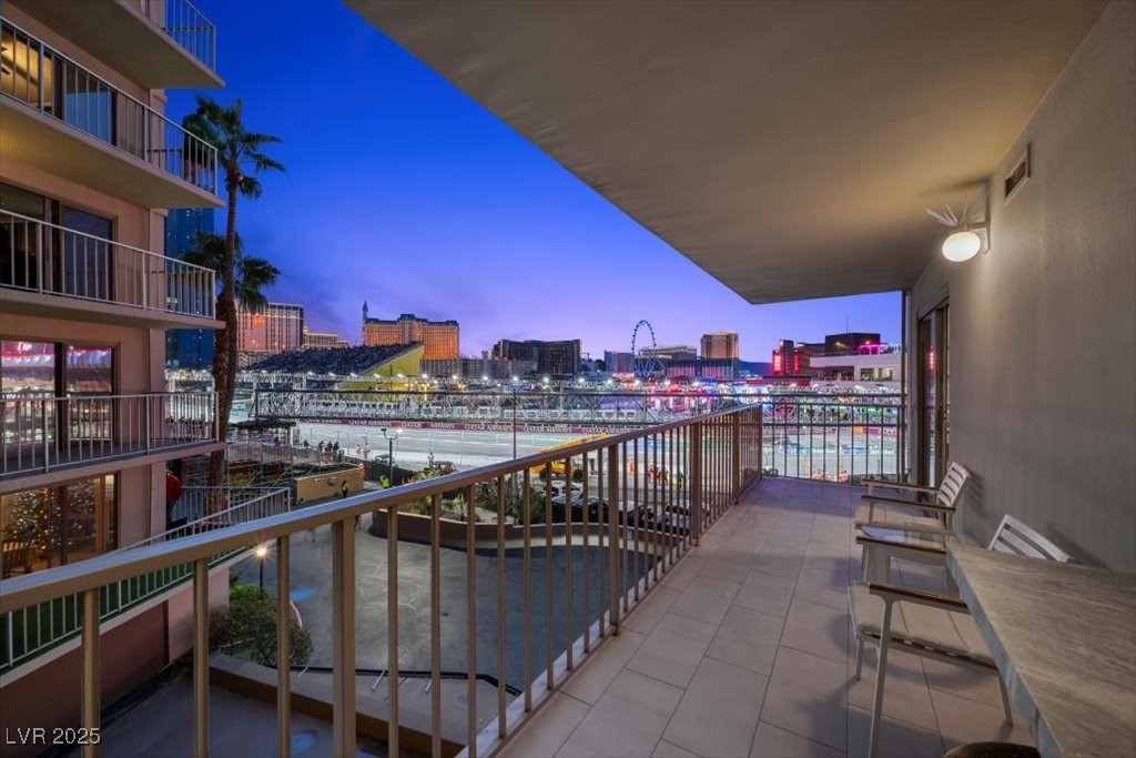 205 East Harmon Avenue 406