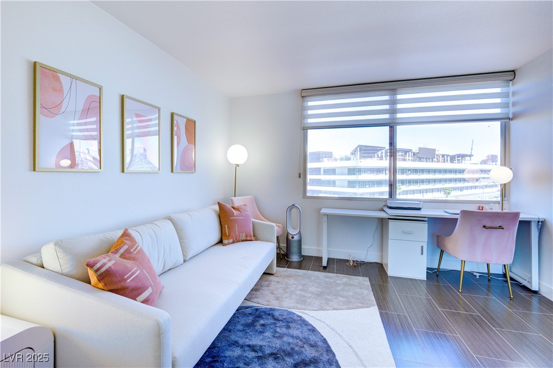 205 East Harmon Avenue 406