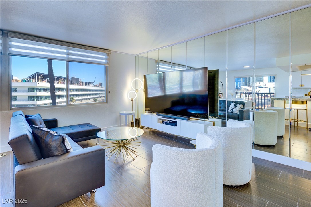 205 East Harmon Avenue 406