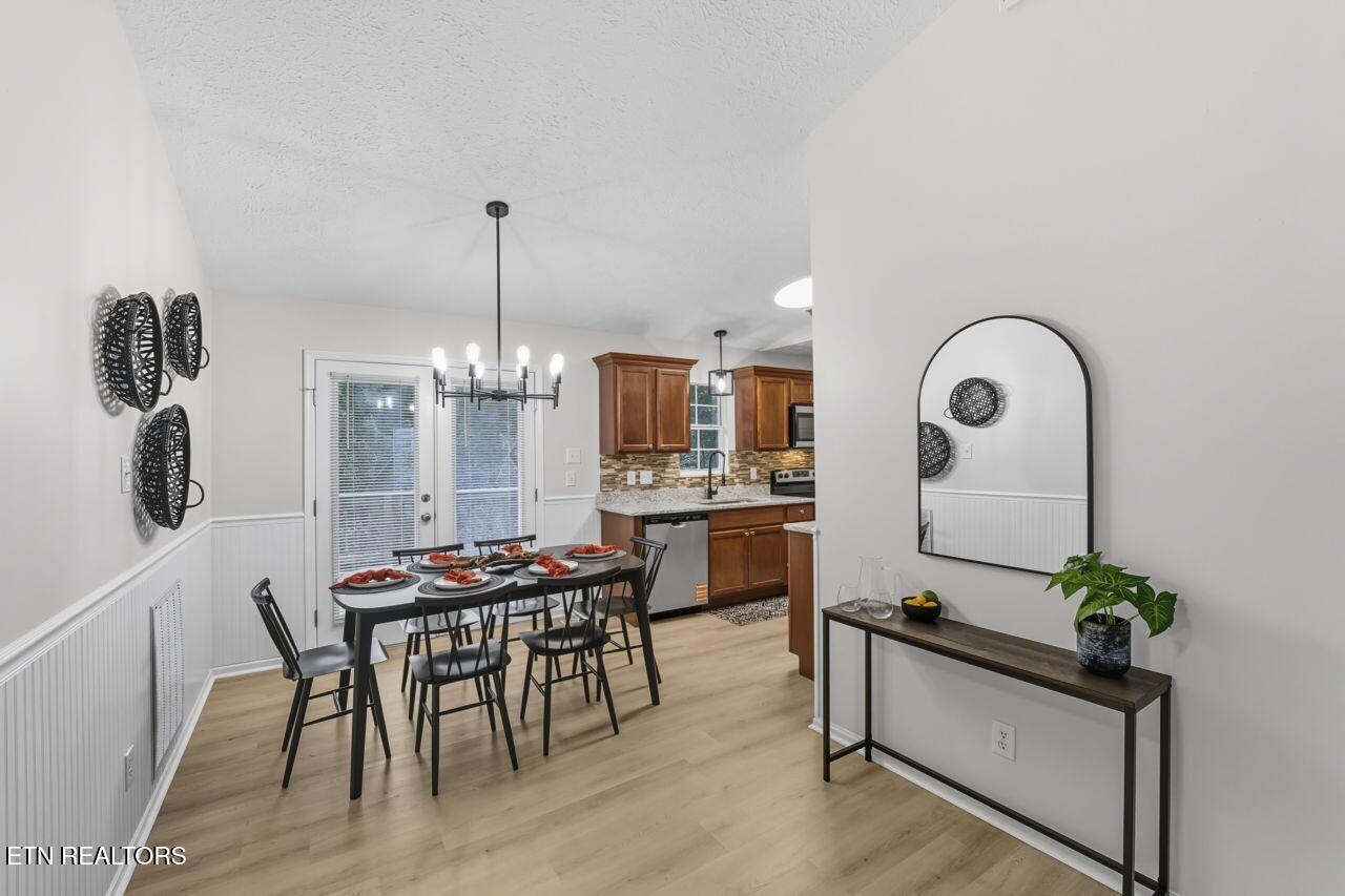 6011 Rolling Ridge Drive