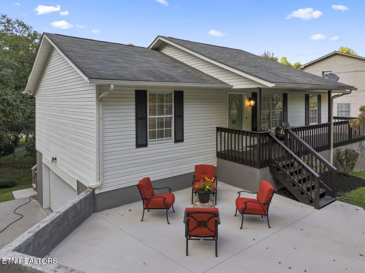 6011 Rolling Ridge Drive