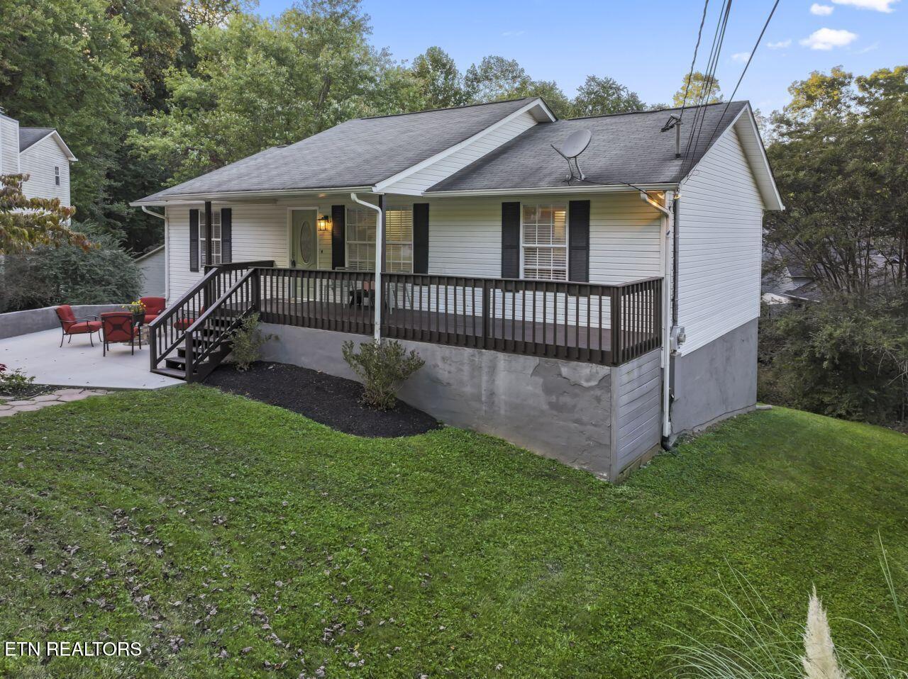 6011 Rolling Ridge Drive