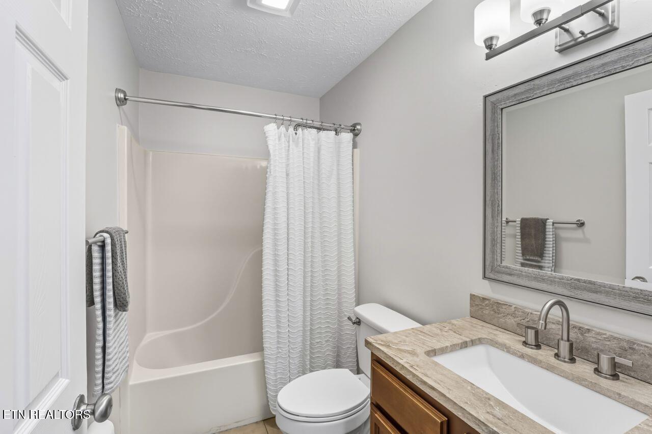 6011 Rolling Ridge Drive