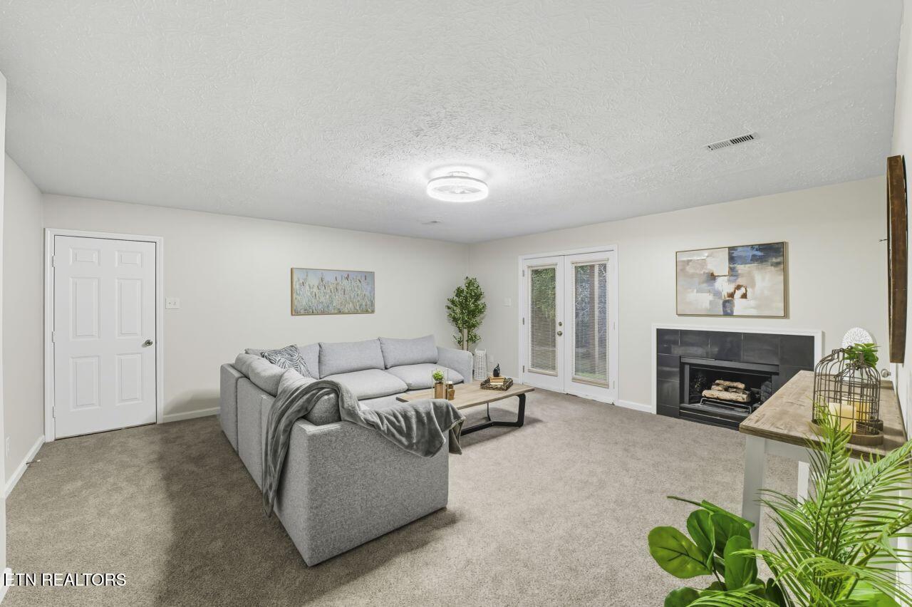 6011 Rolling Ridge Drive