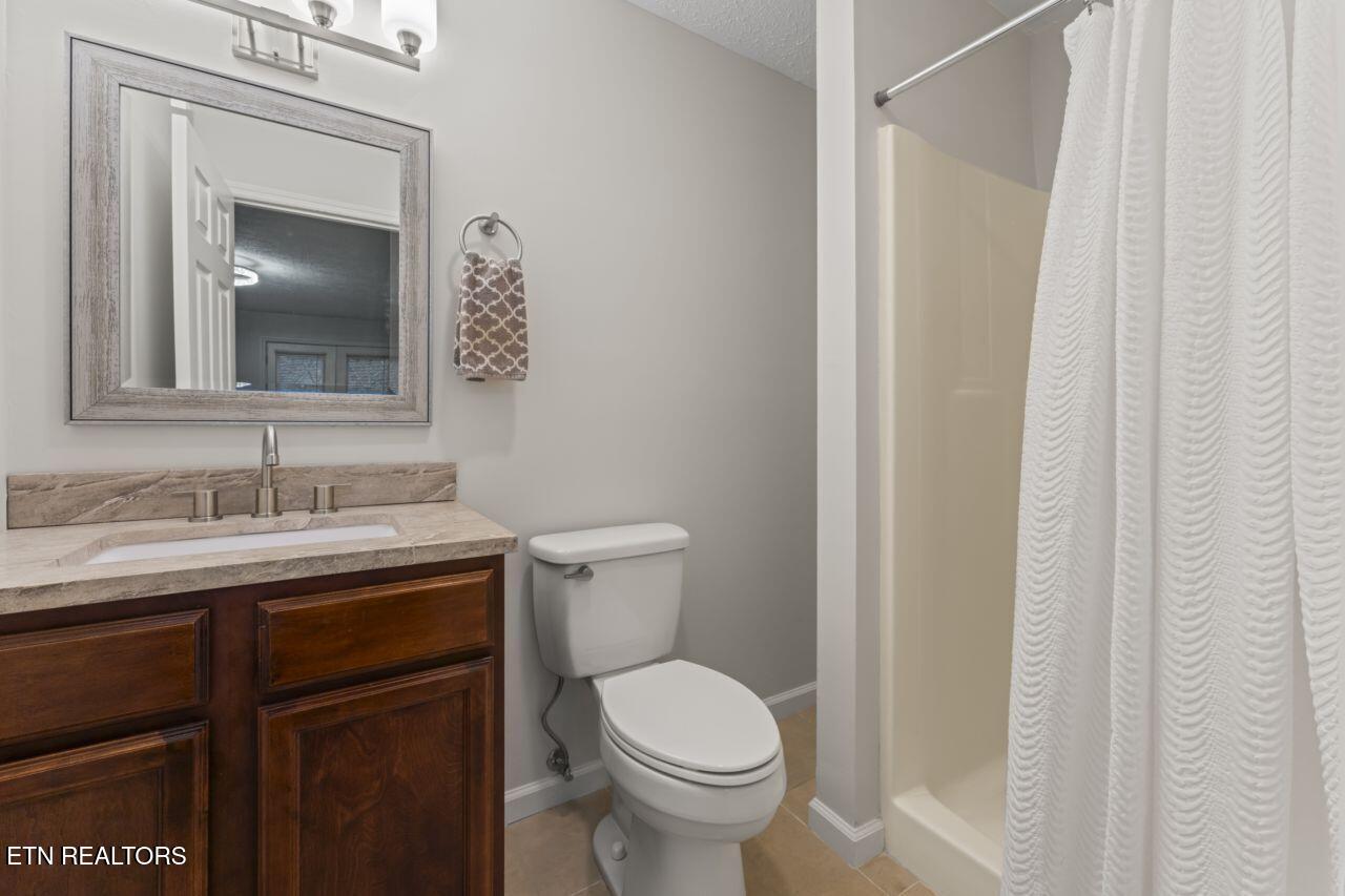 6011 Rolling Ridge Drive