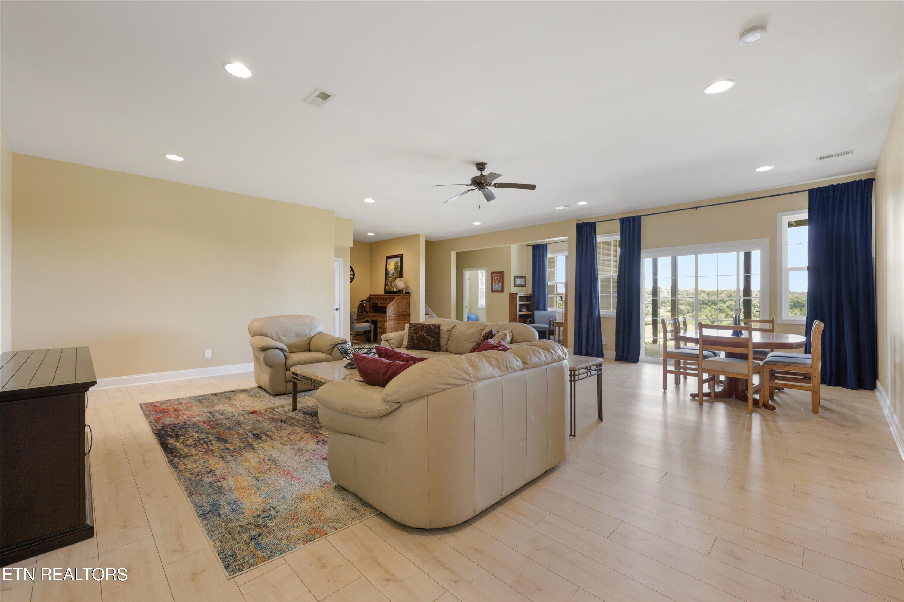 12506 Buttermilk Rd