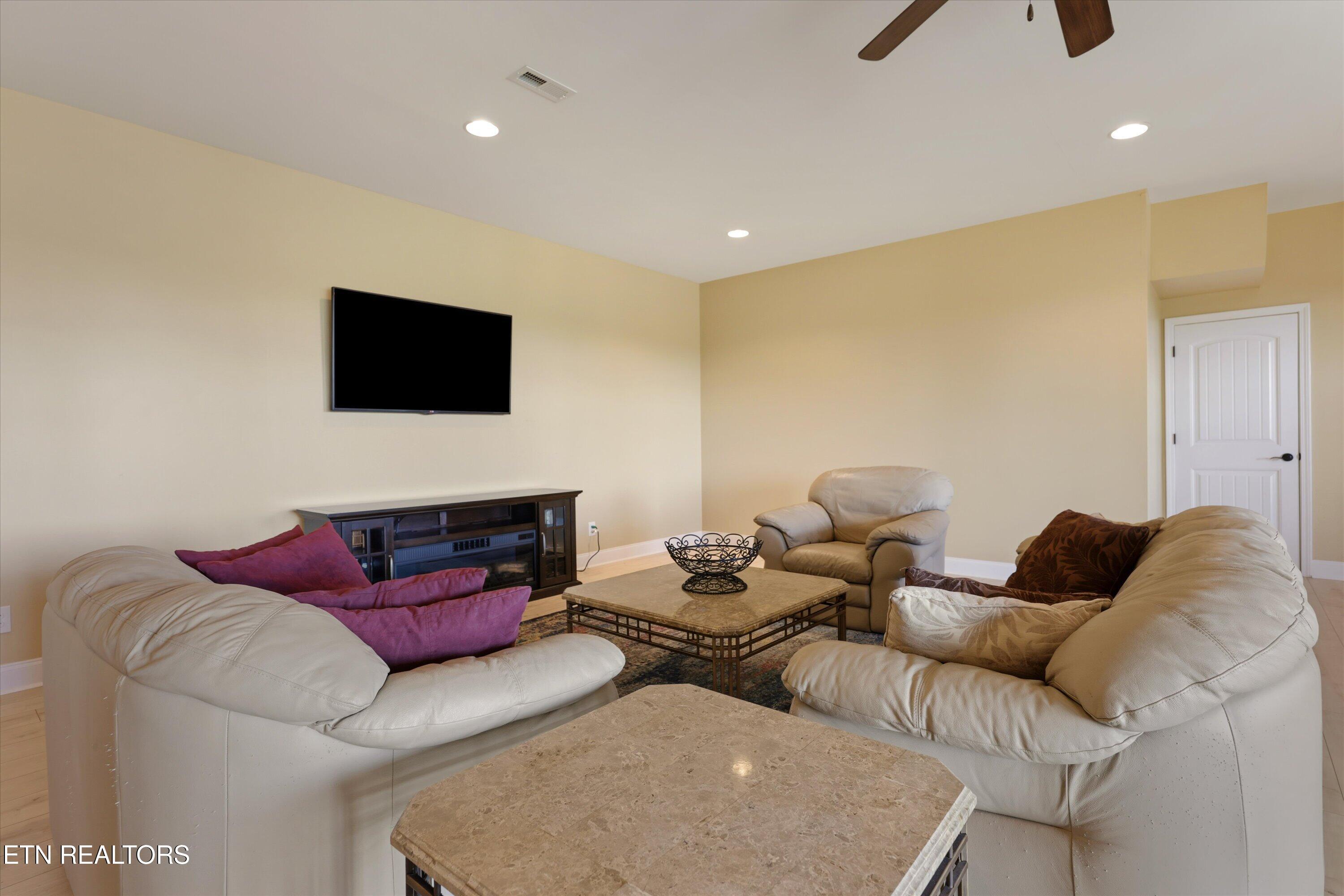 12506 Buttermilk Rd