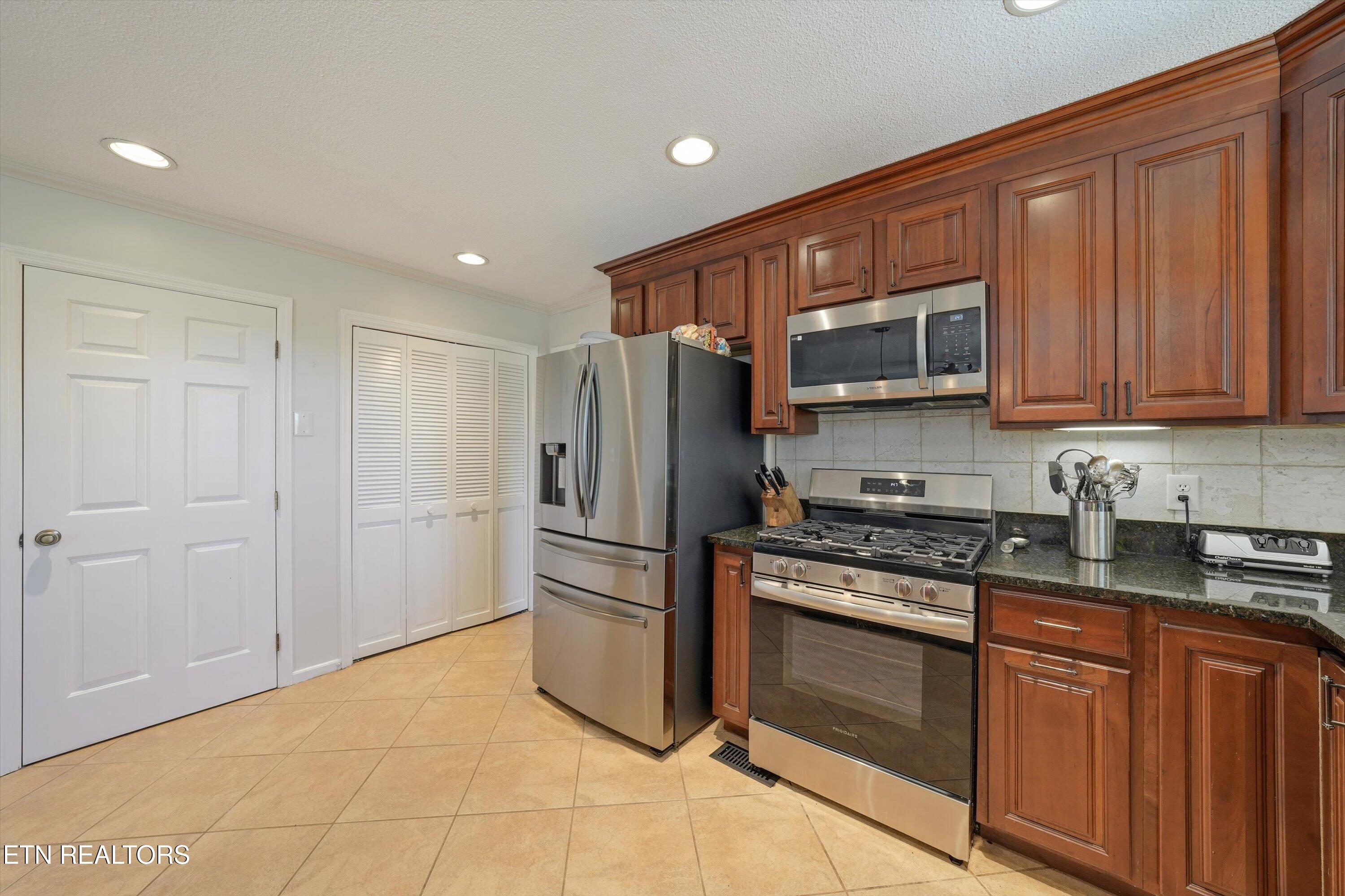 2345 Chesterfield Drive