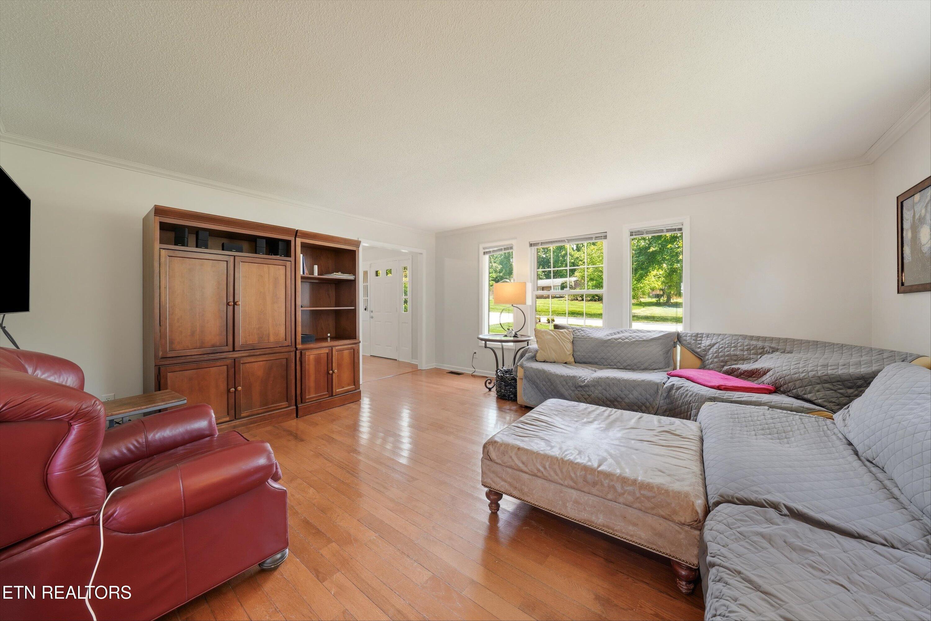 2345 Chesterfield Drive