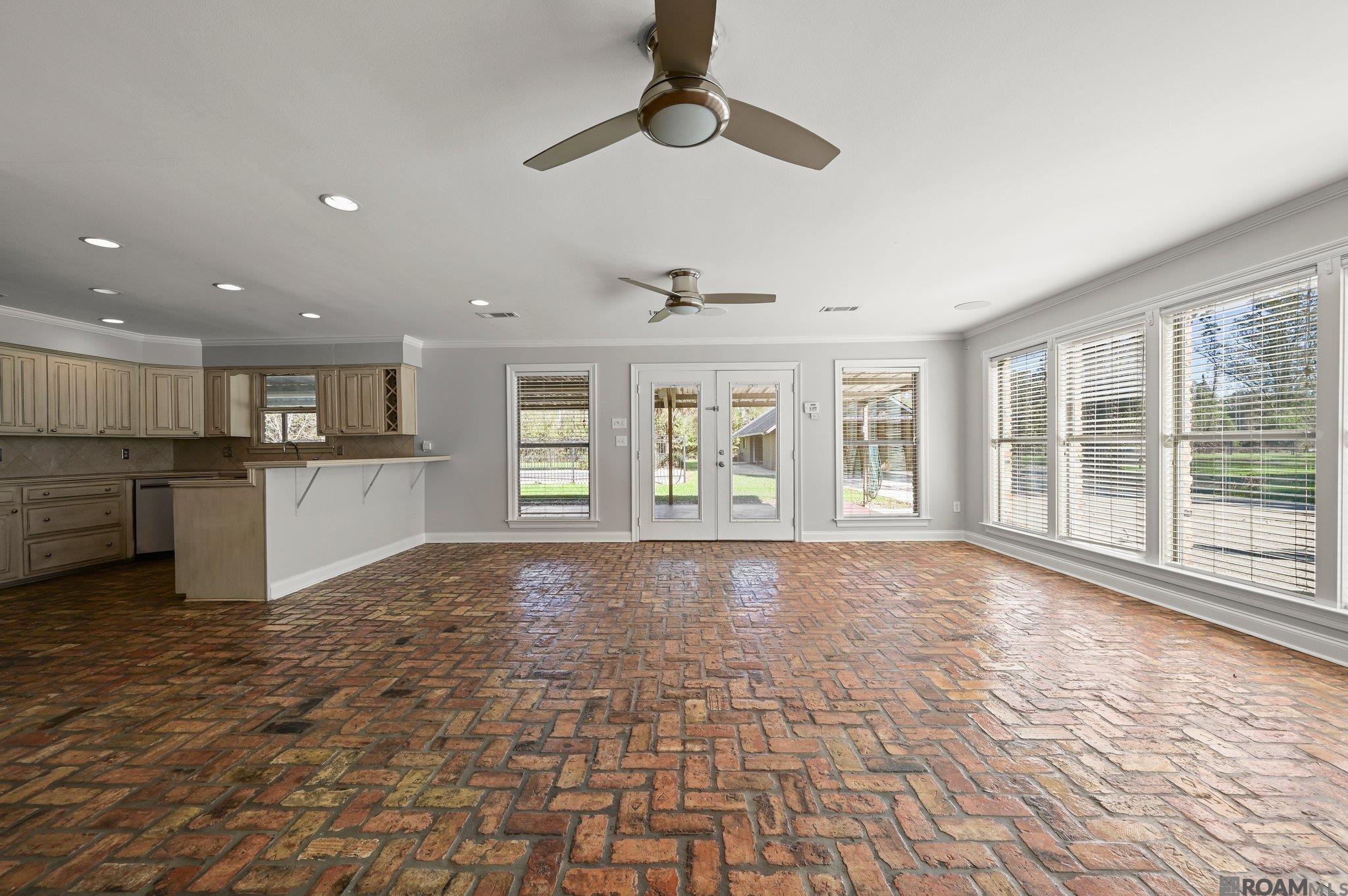 1750 Live Oak Dr