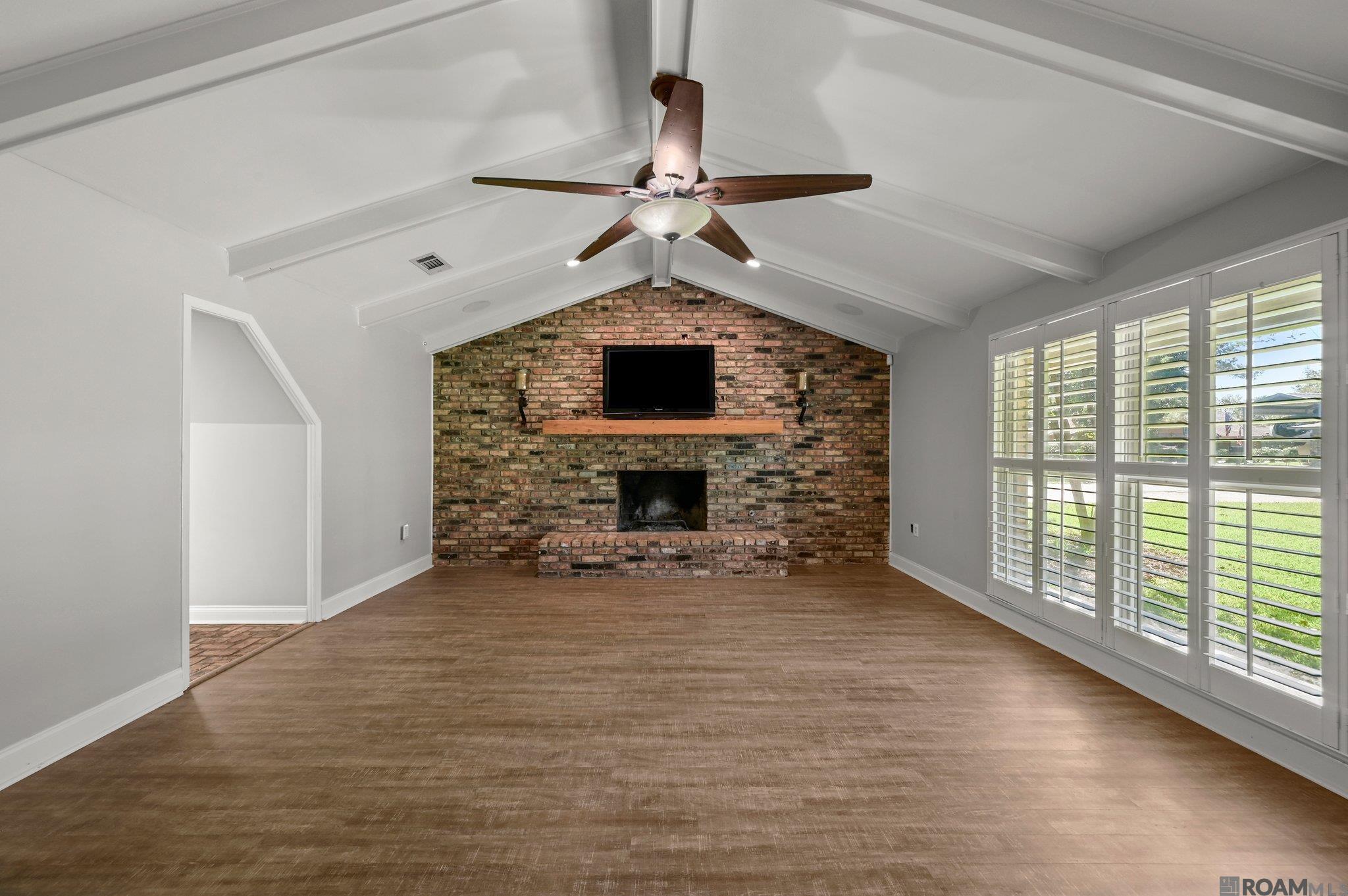 1750 Live Oak Dr
