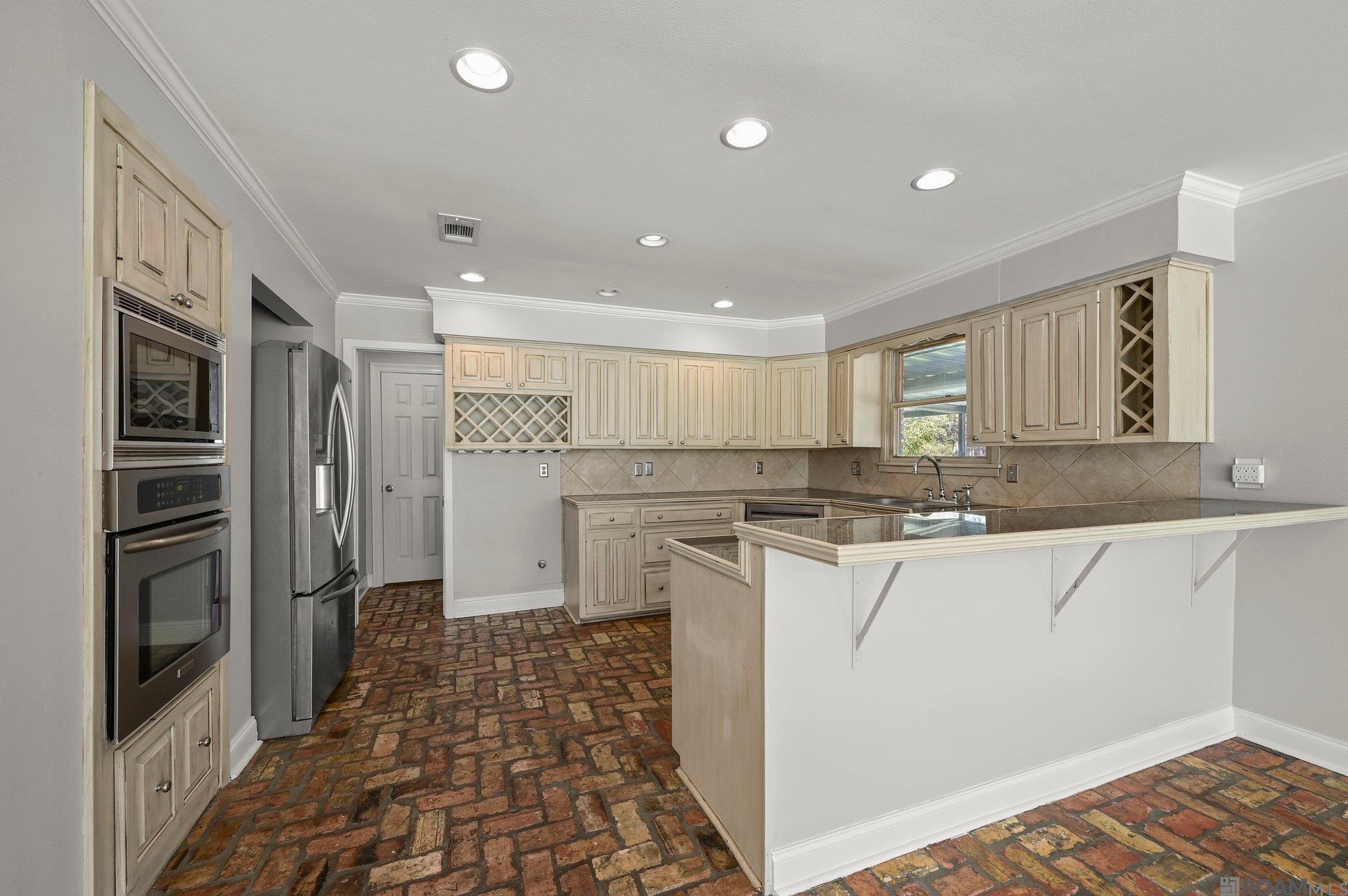 1750 Live Oak Dr
