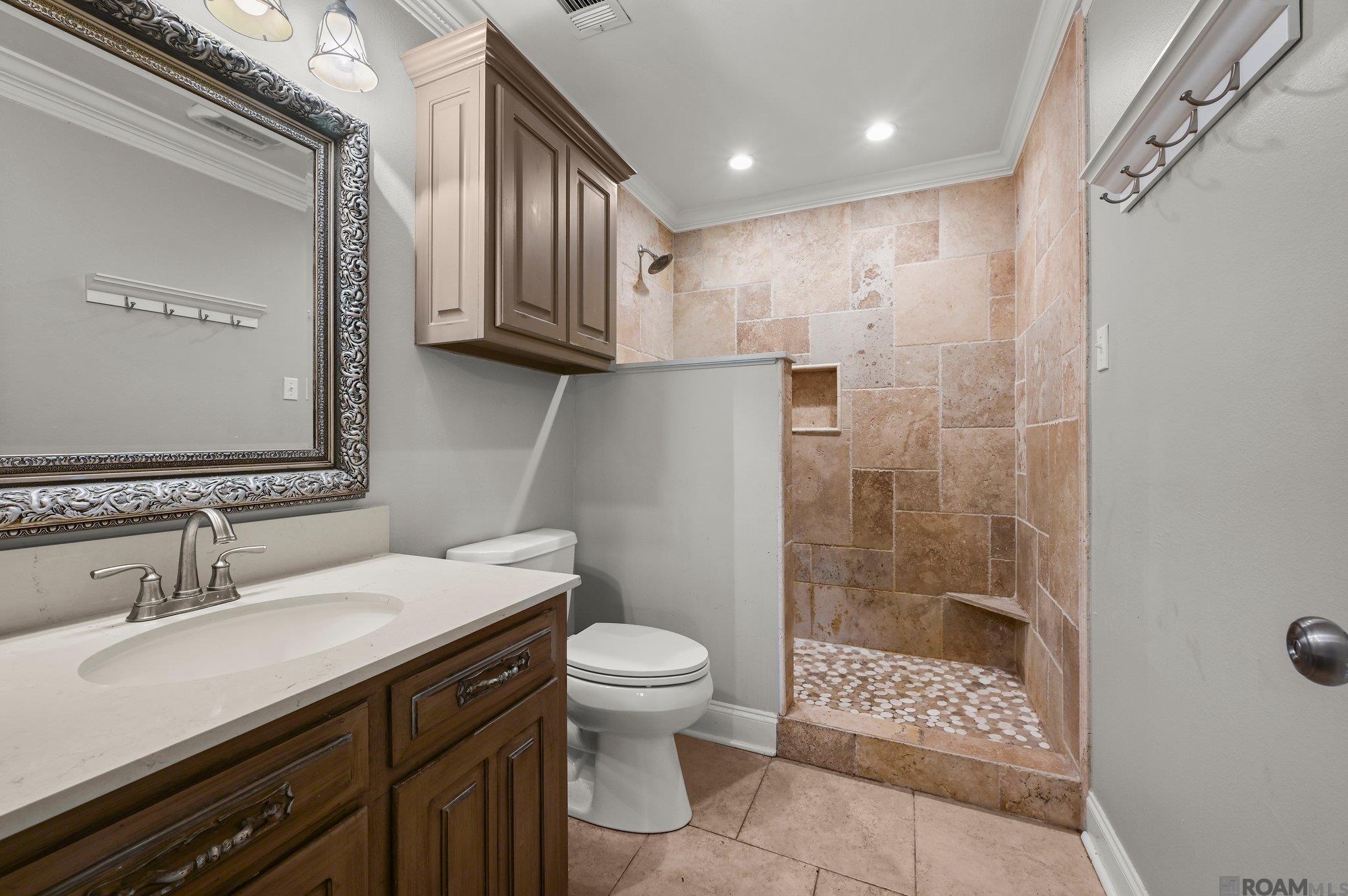 1750 Live Oak Dr
