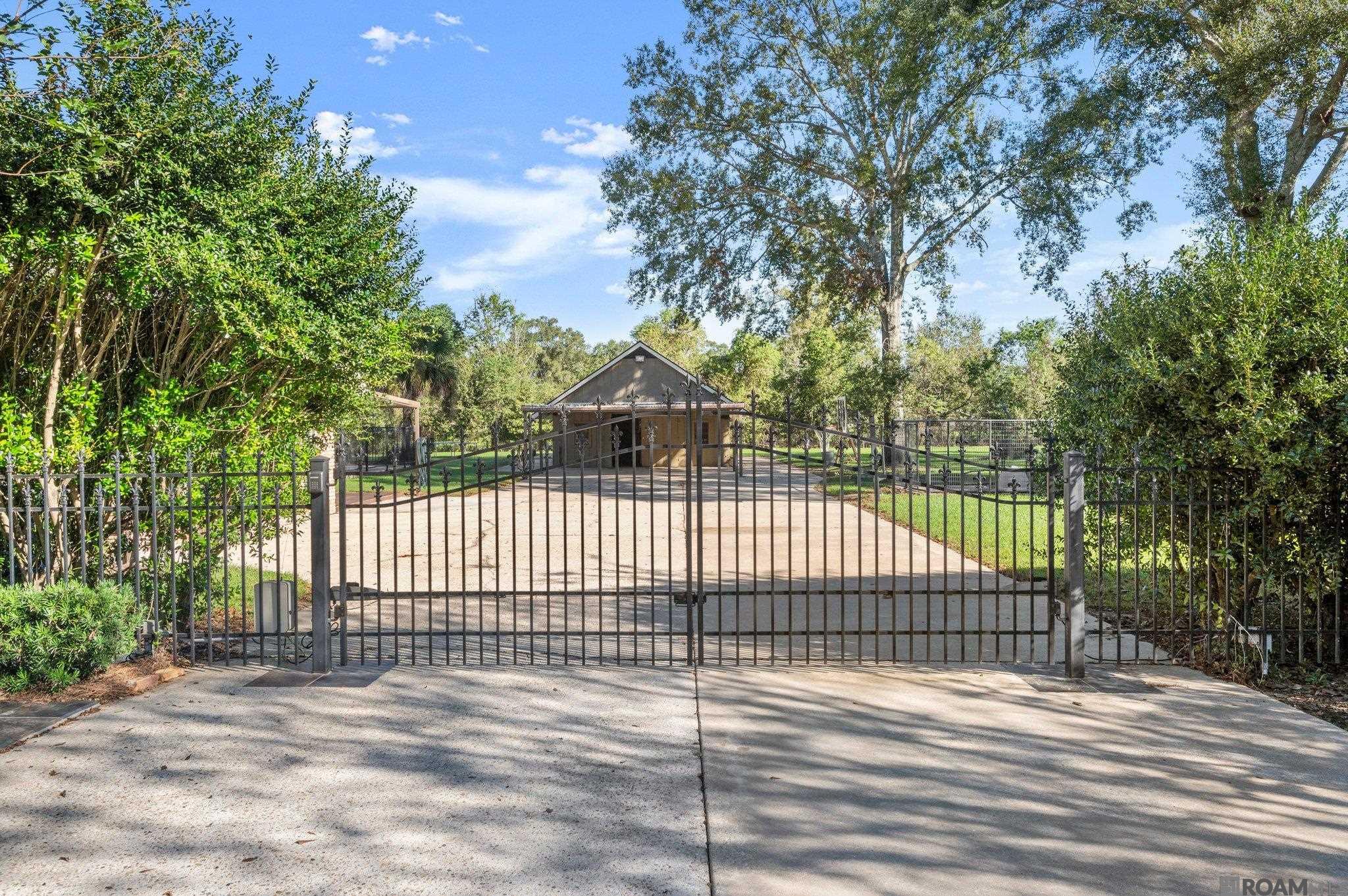 1750 Live Oak Dr
