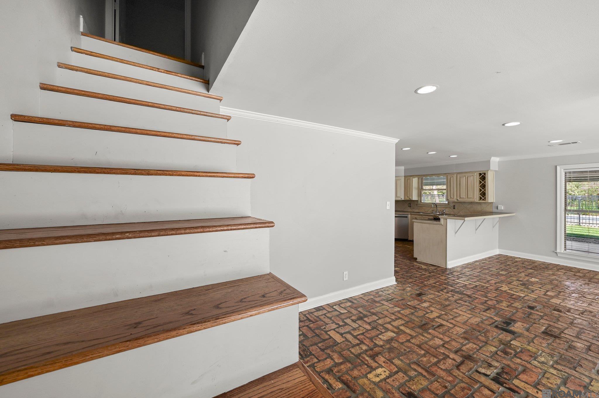 1750 Live Oak Dr