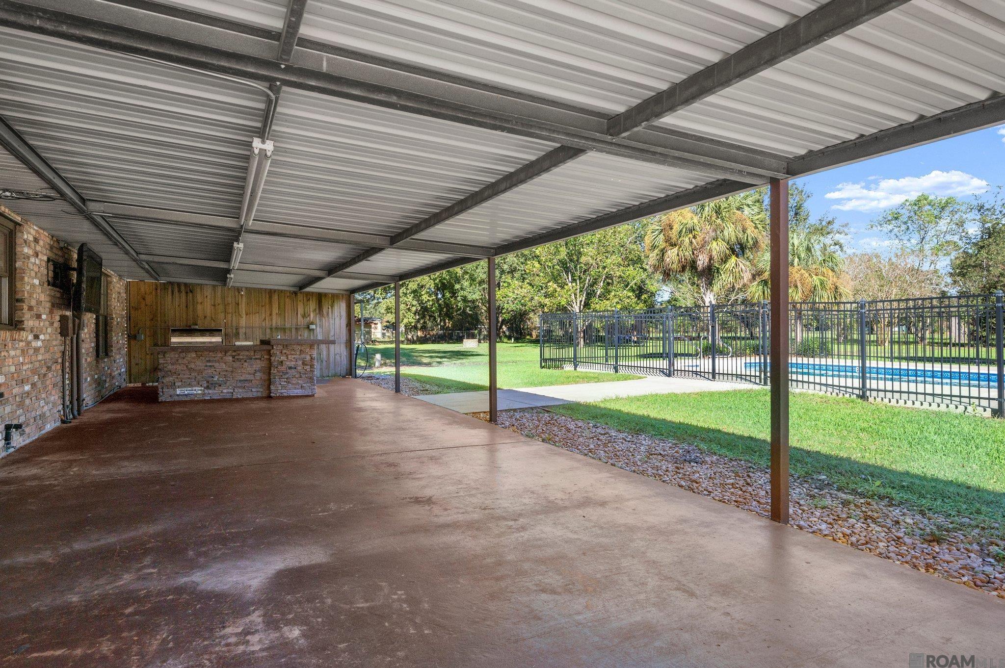 1750 Live Oak Dr