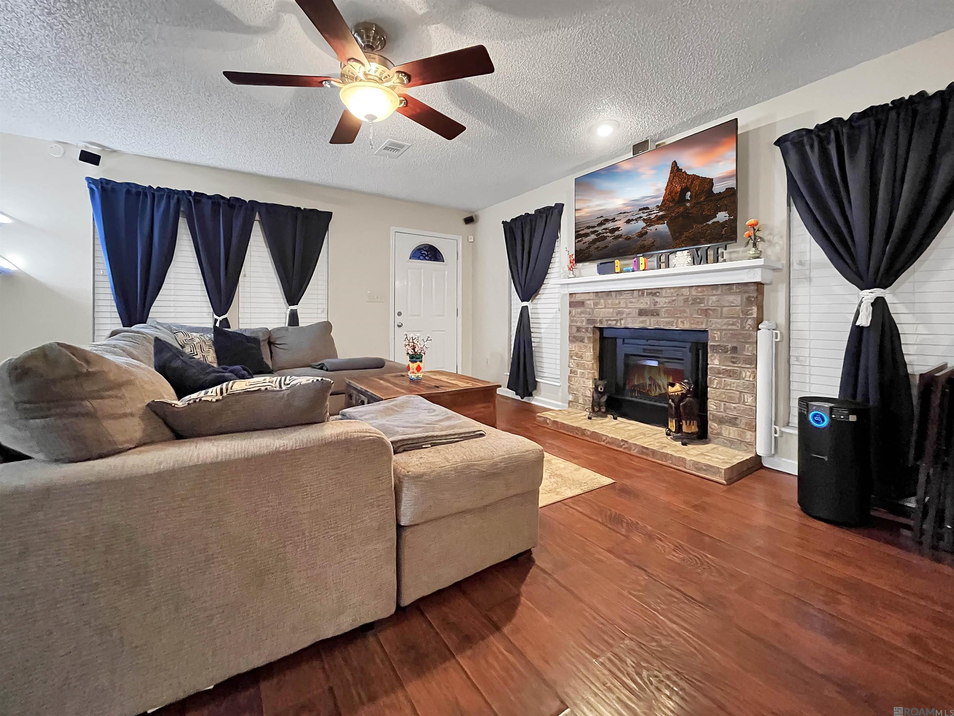 756 Lynn Dr