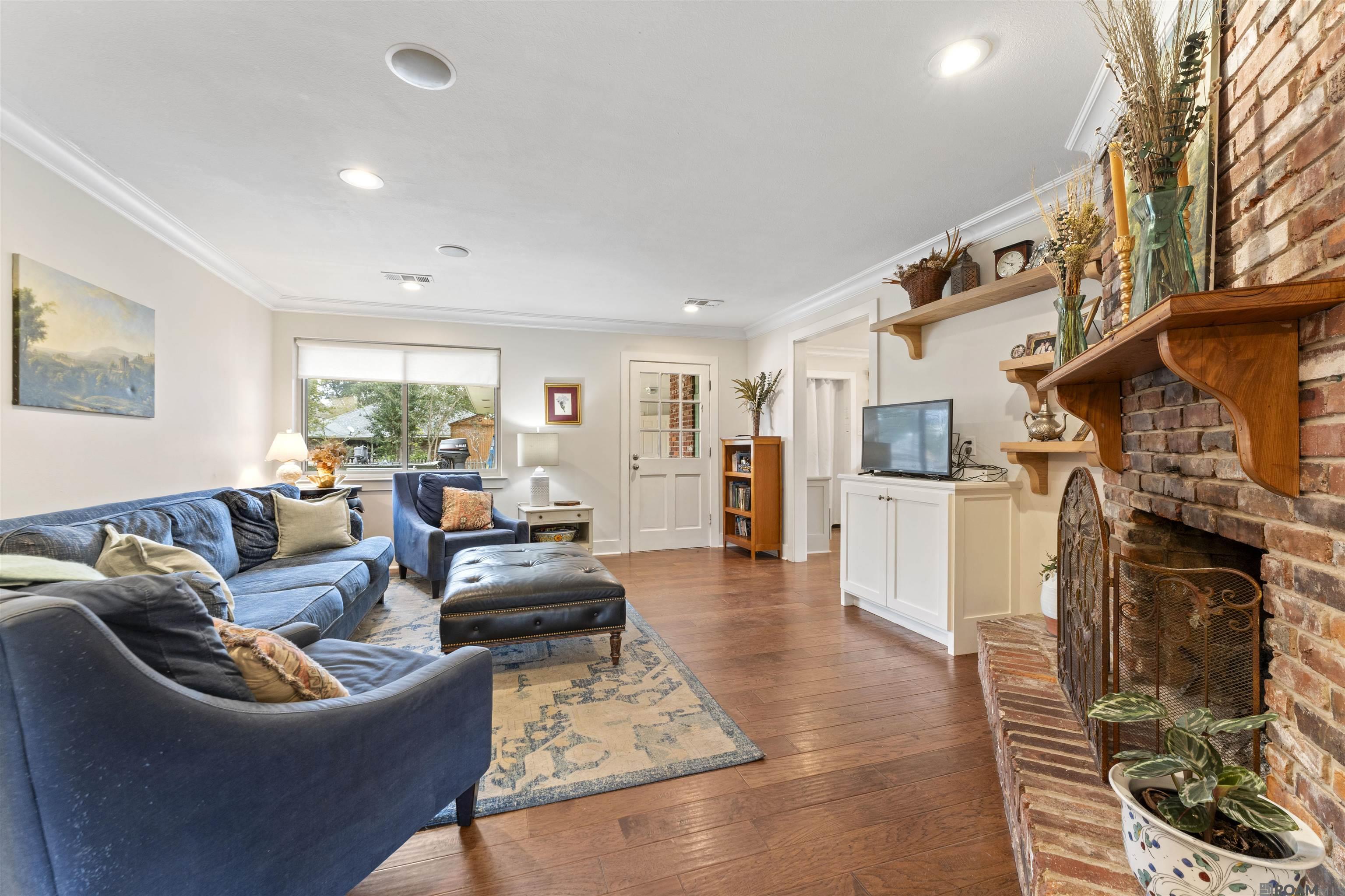 945 Heather Dr