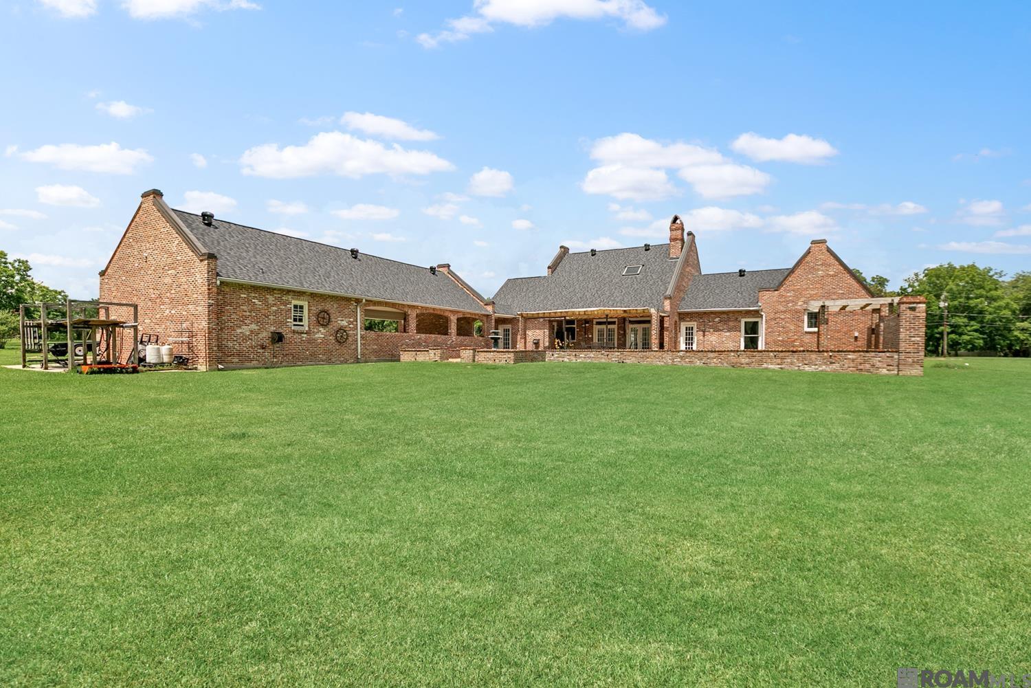 23421 Sunnyside Ln