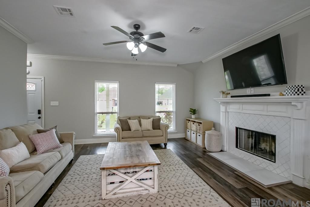 7287 Mosspoint Ln