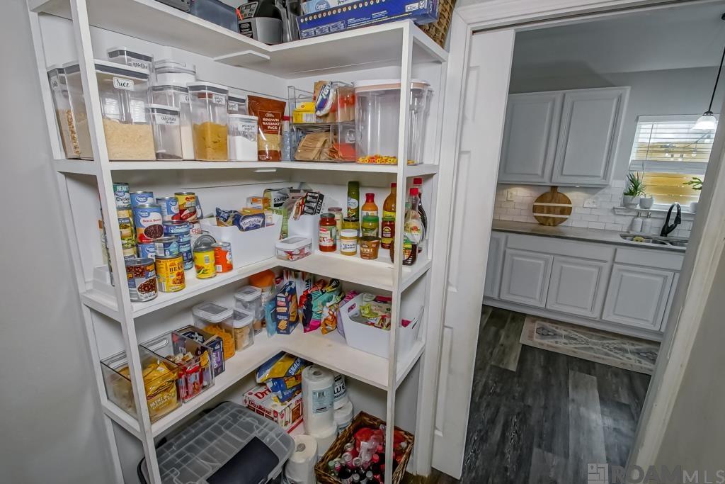 7287 Mosspoint Ln
