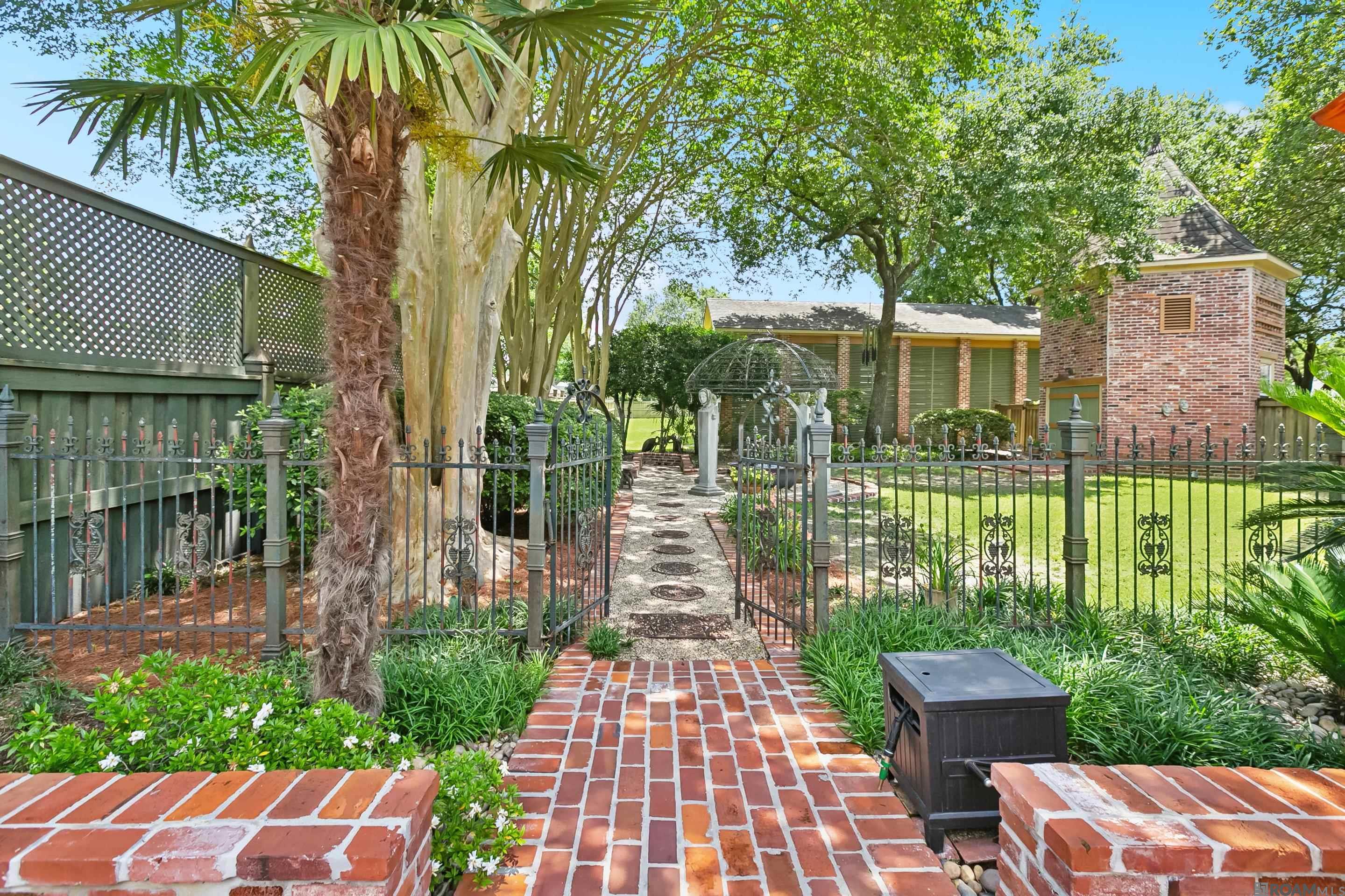 1906 Lansdown Drive