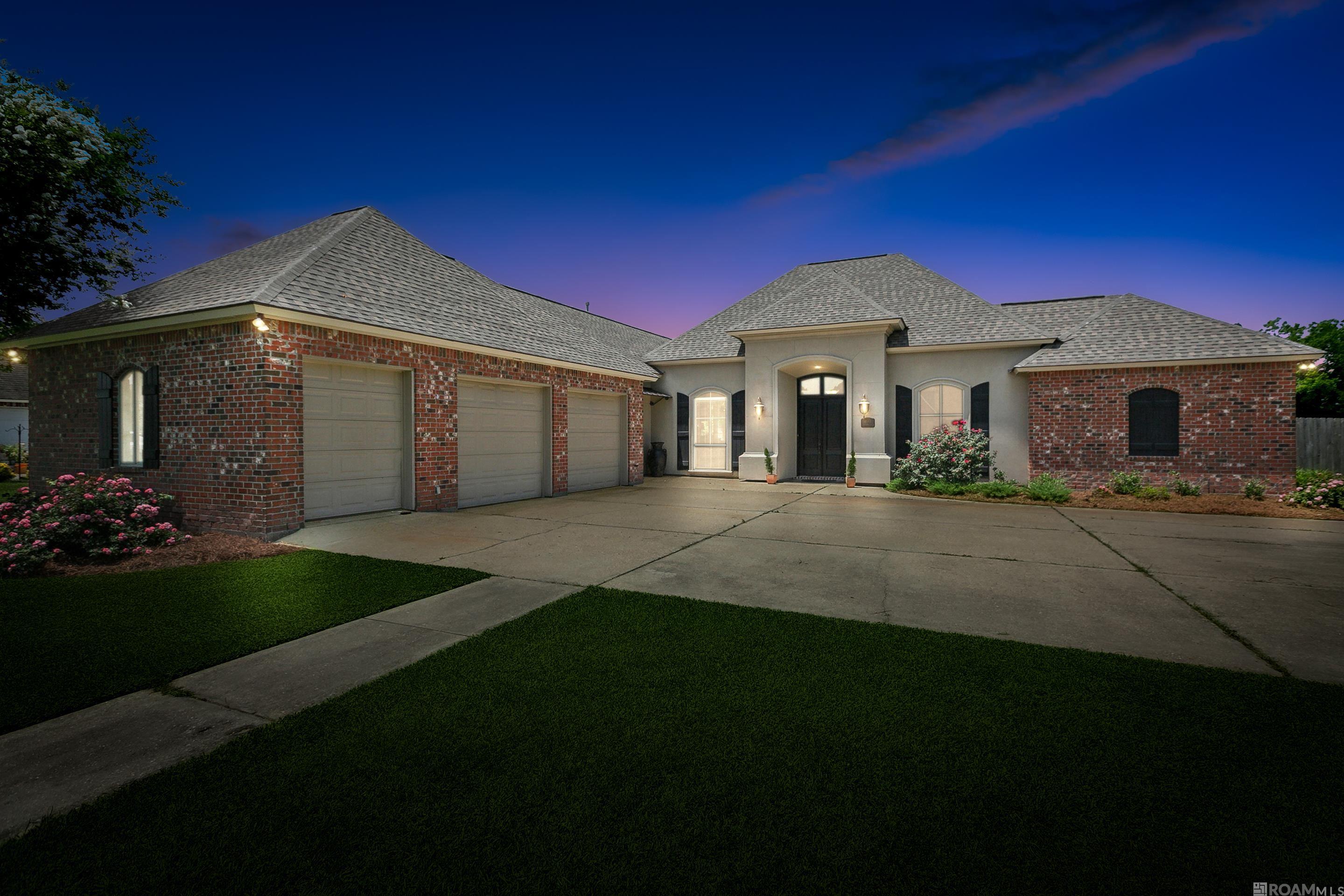 8595 Ormand Dr