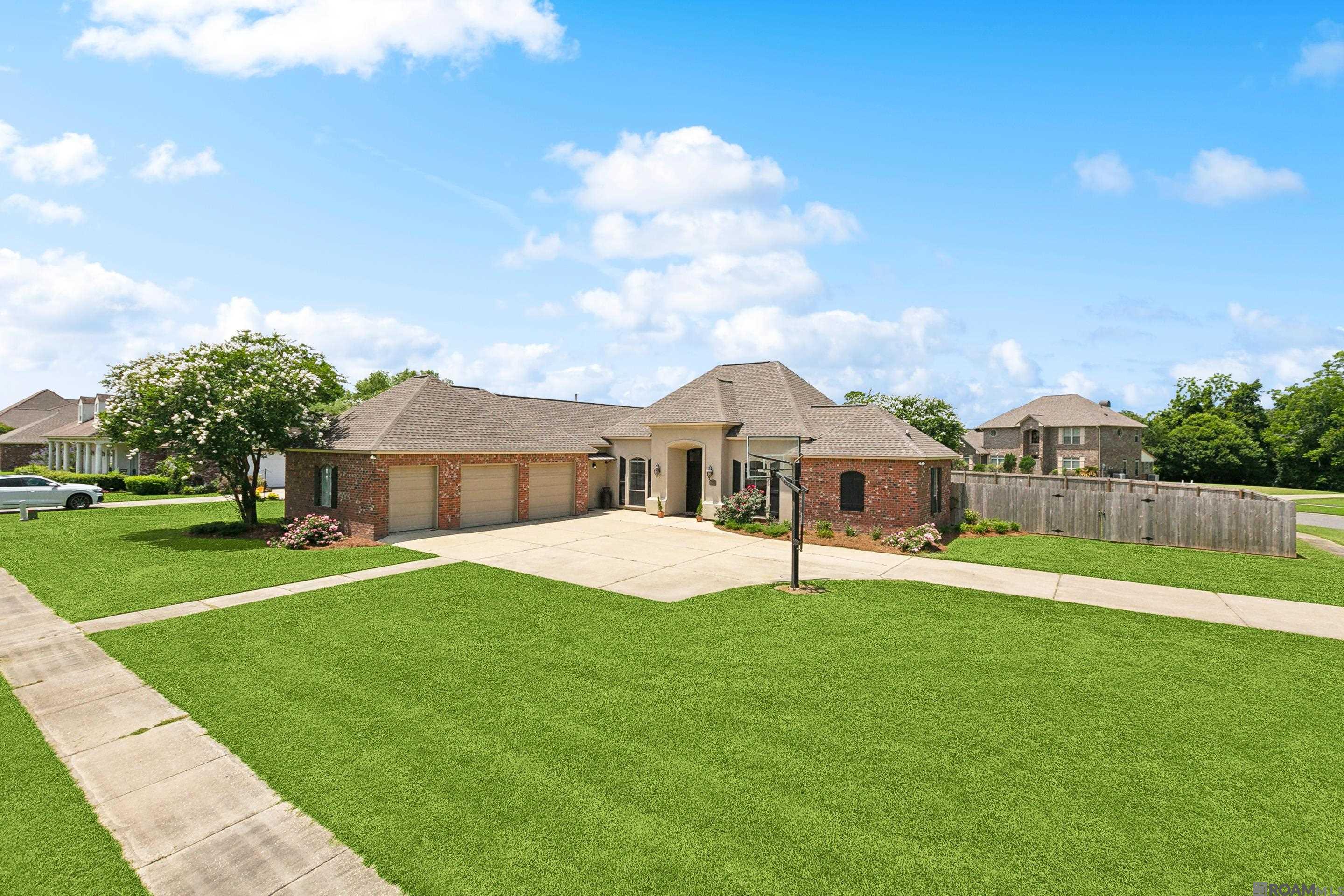 8595 Ormand Dr