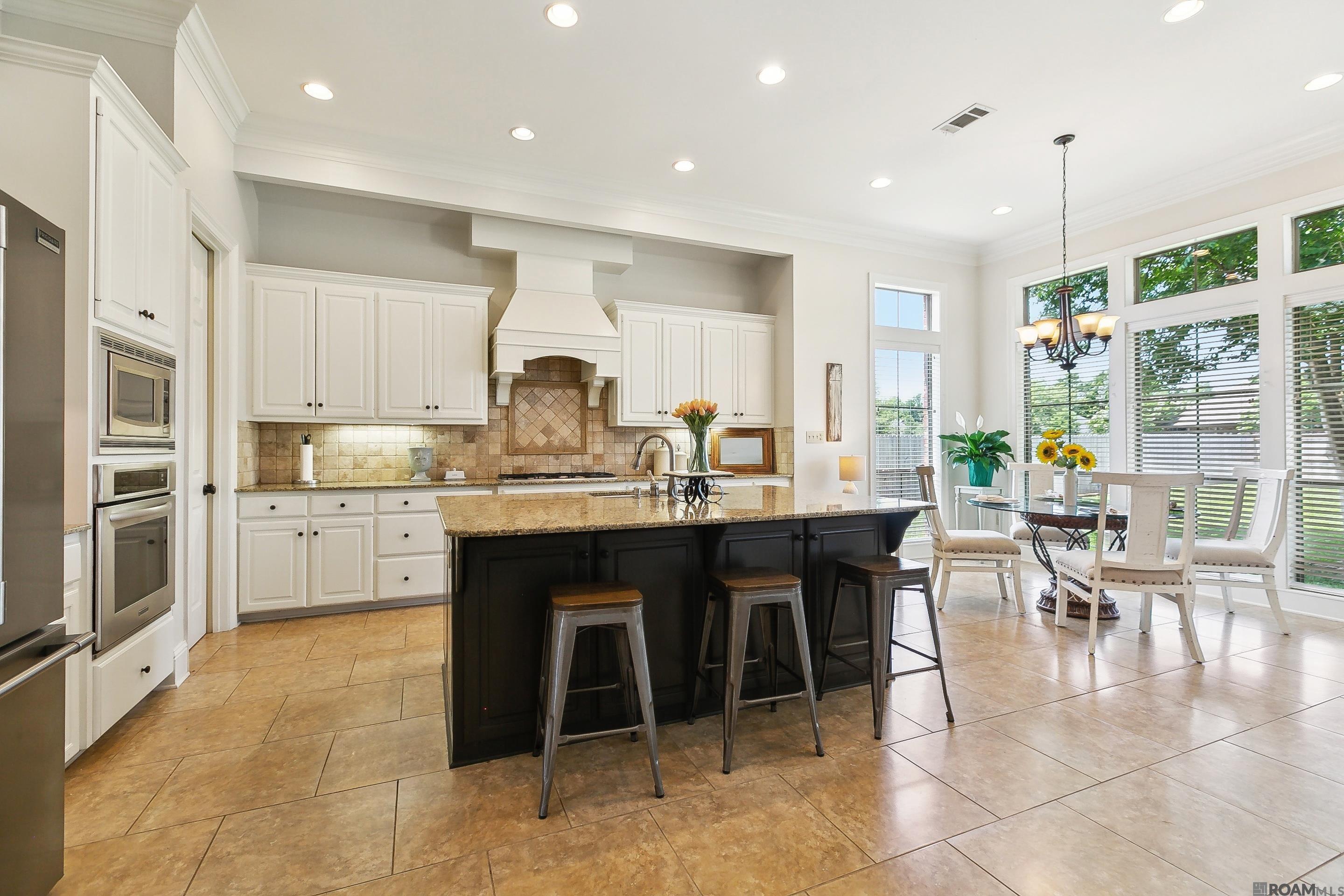 8595 Ormand Dr