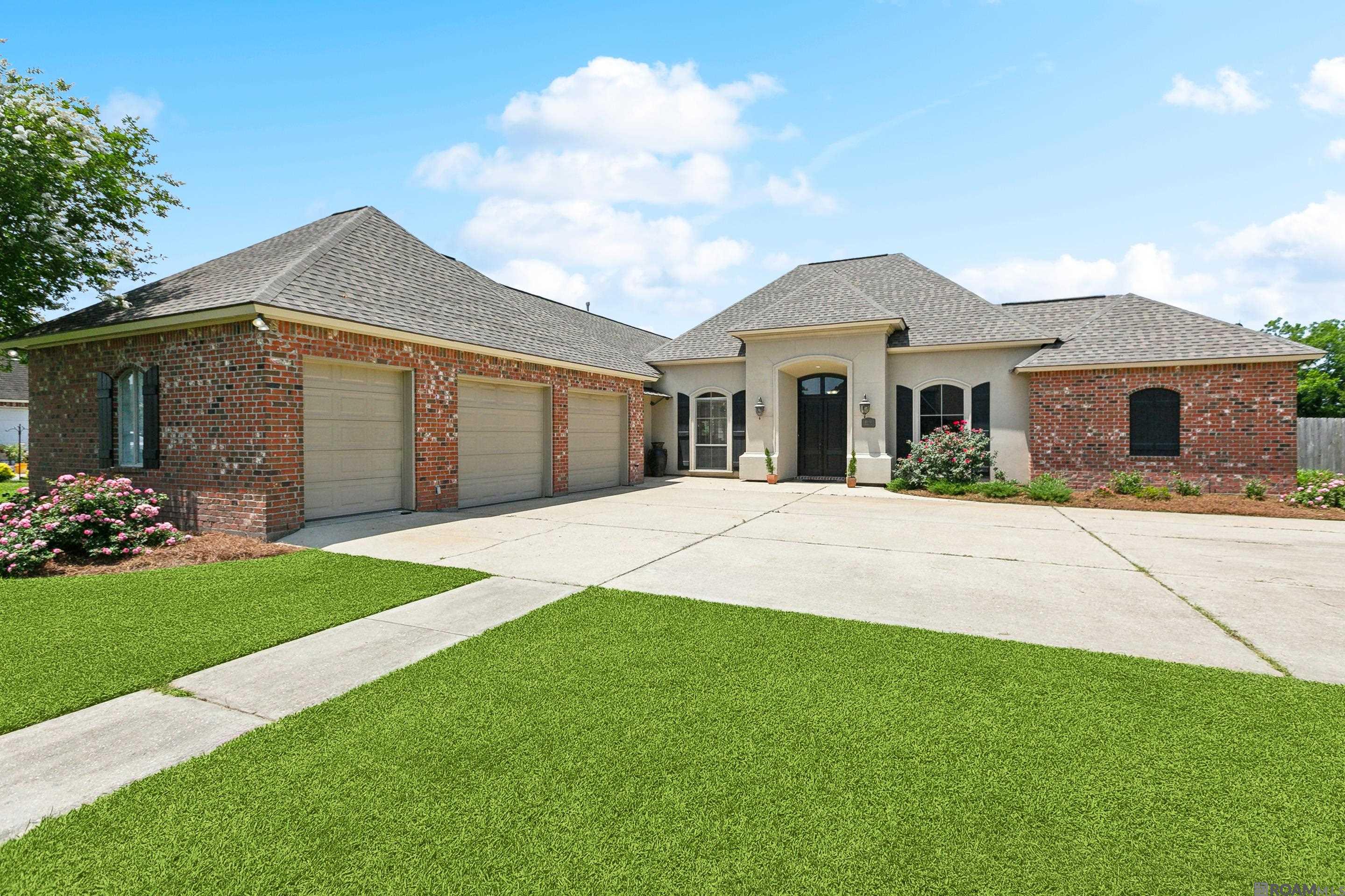 8595 Ormand Dr