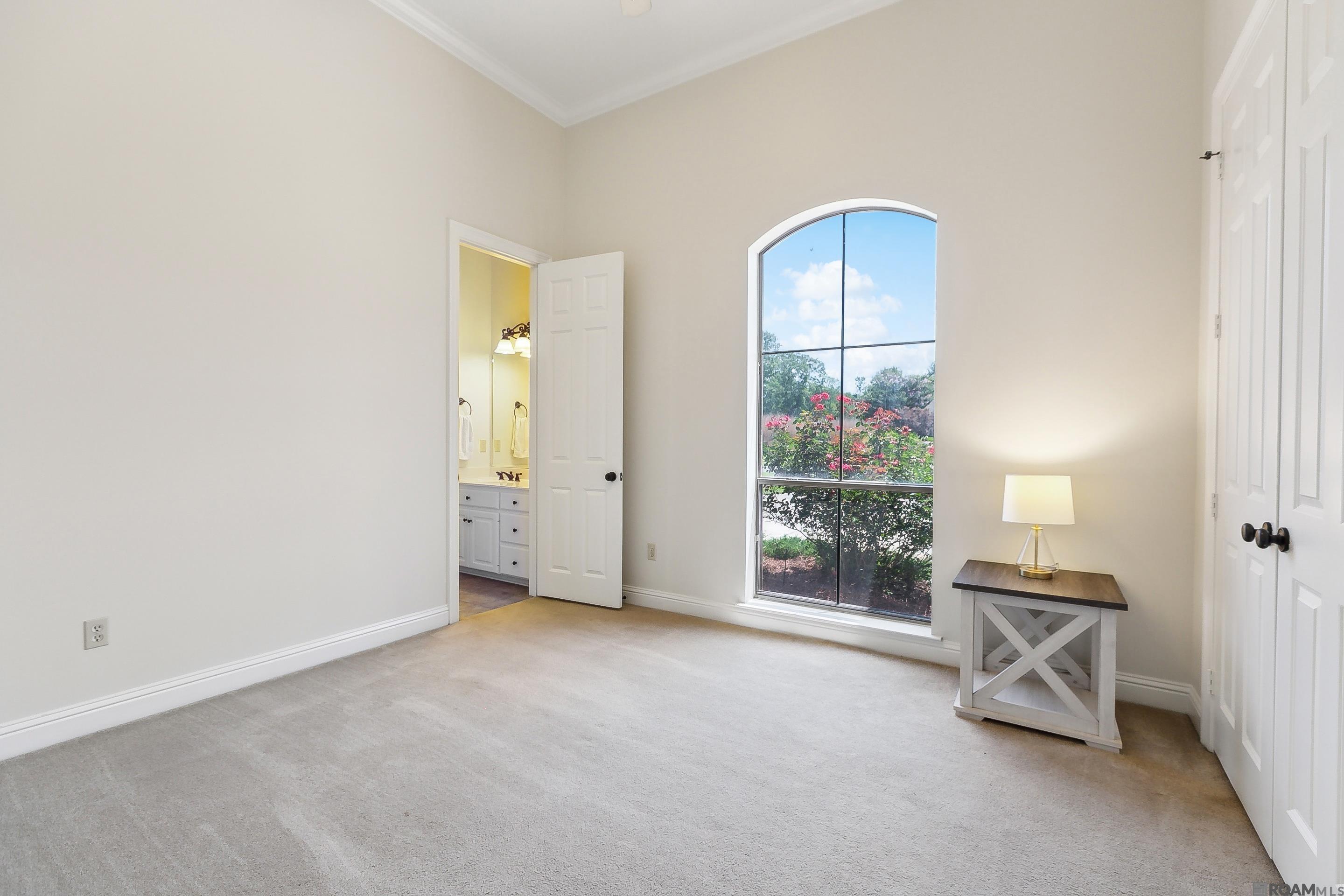 8595 Ormand Dr