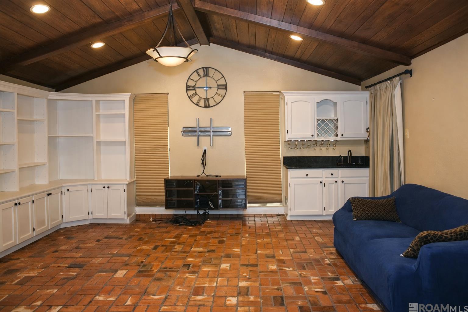 336 Seyburn Dr