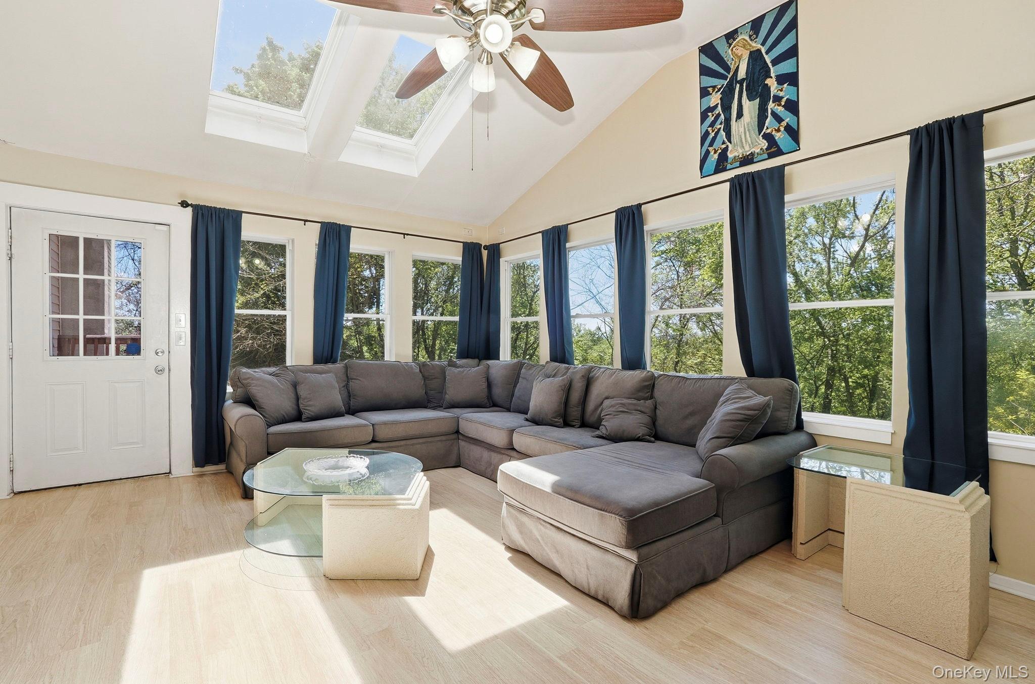 29 Hillview Drive