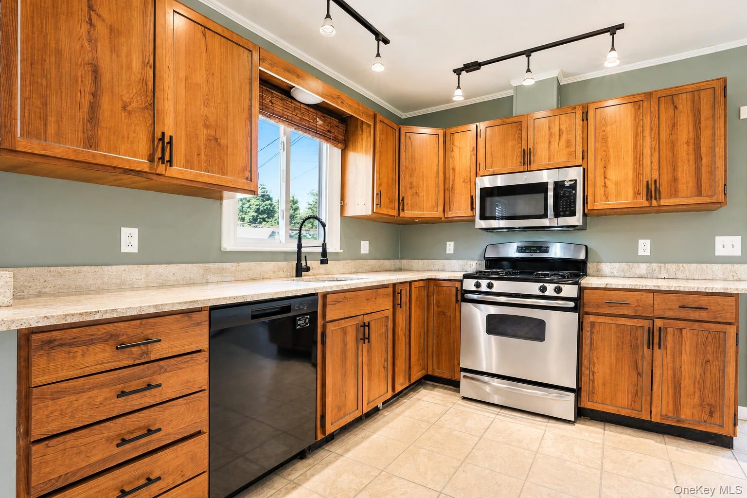 3 Ireland Drive