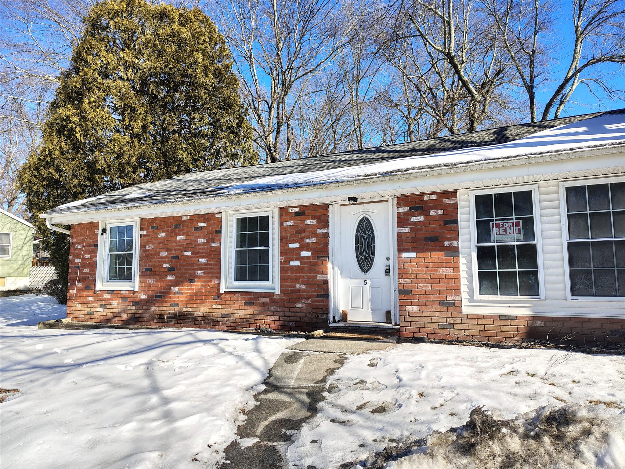136 Stringham Rd Unit: Apt 5