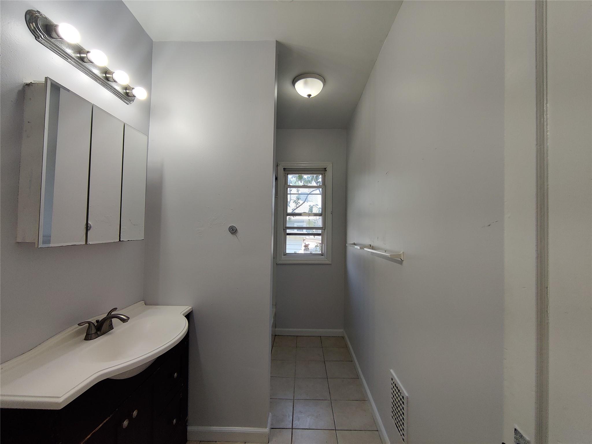 85 N Hamilton Street Unit: 2