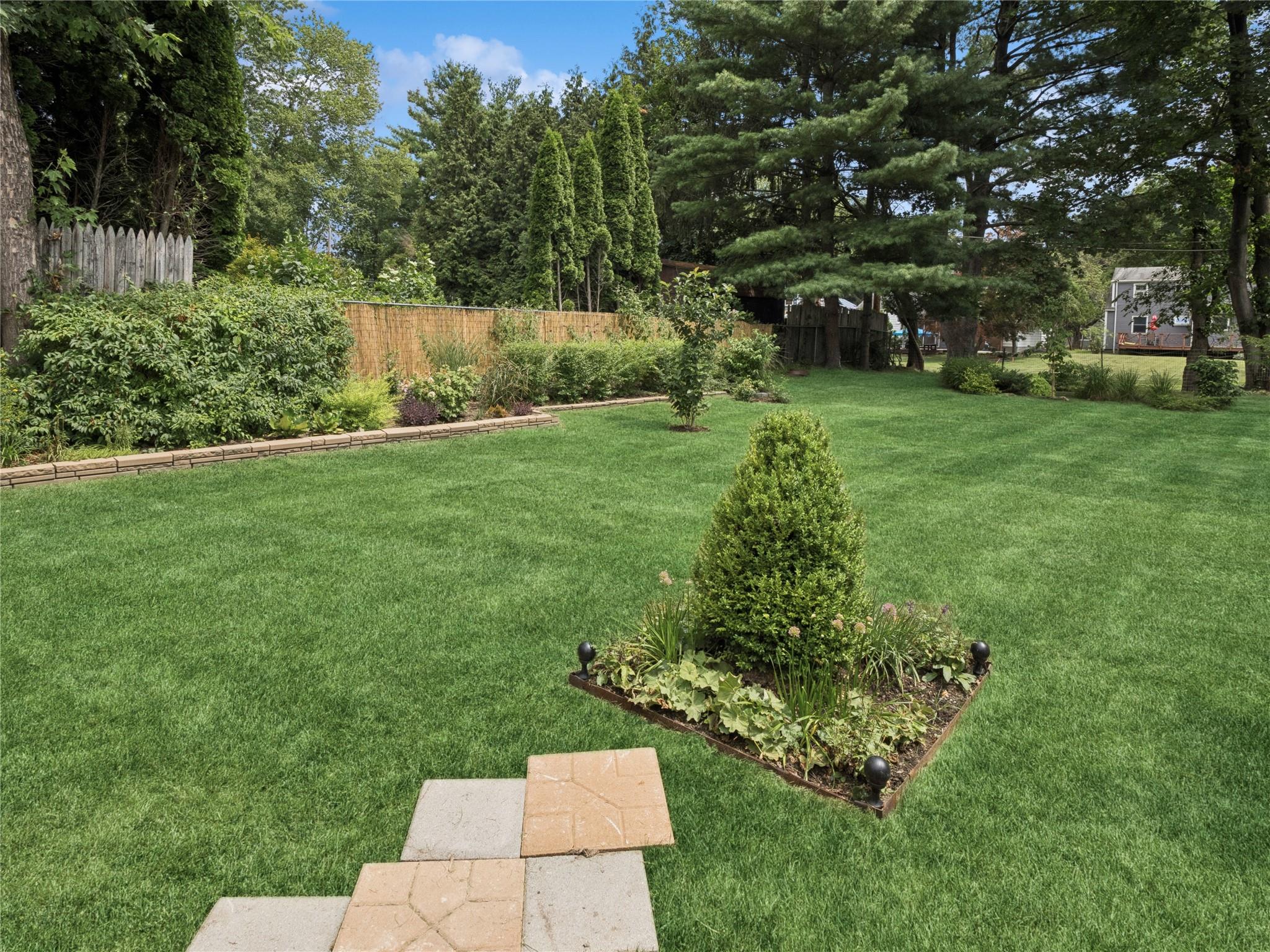 45 Oakwood Boulevard