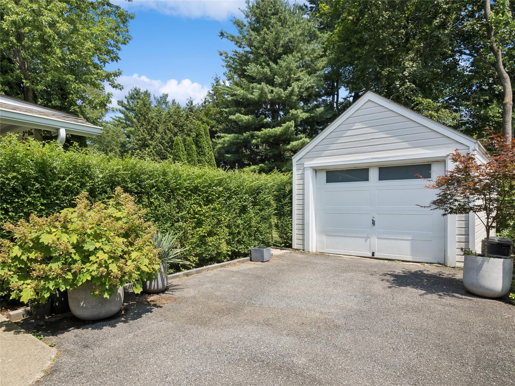 45 Oakwood Boulevard
