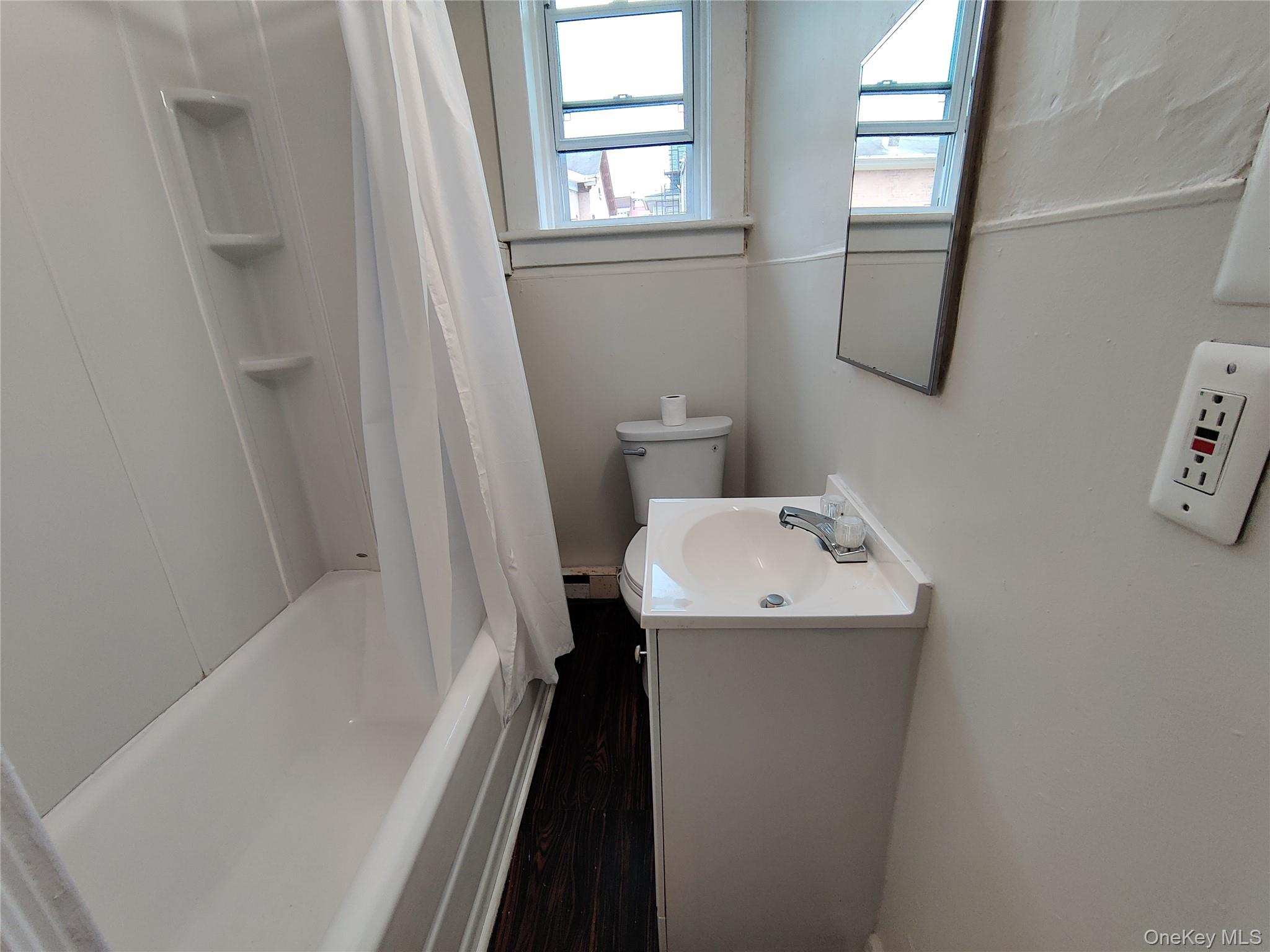 98 Montgomery Street Unit: 1