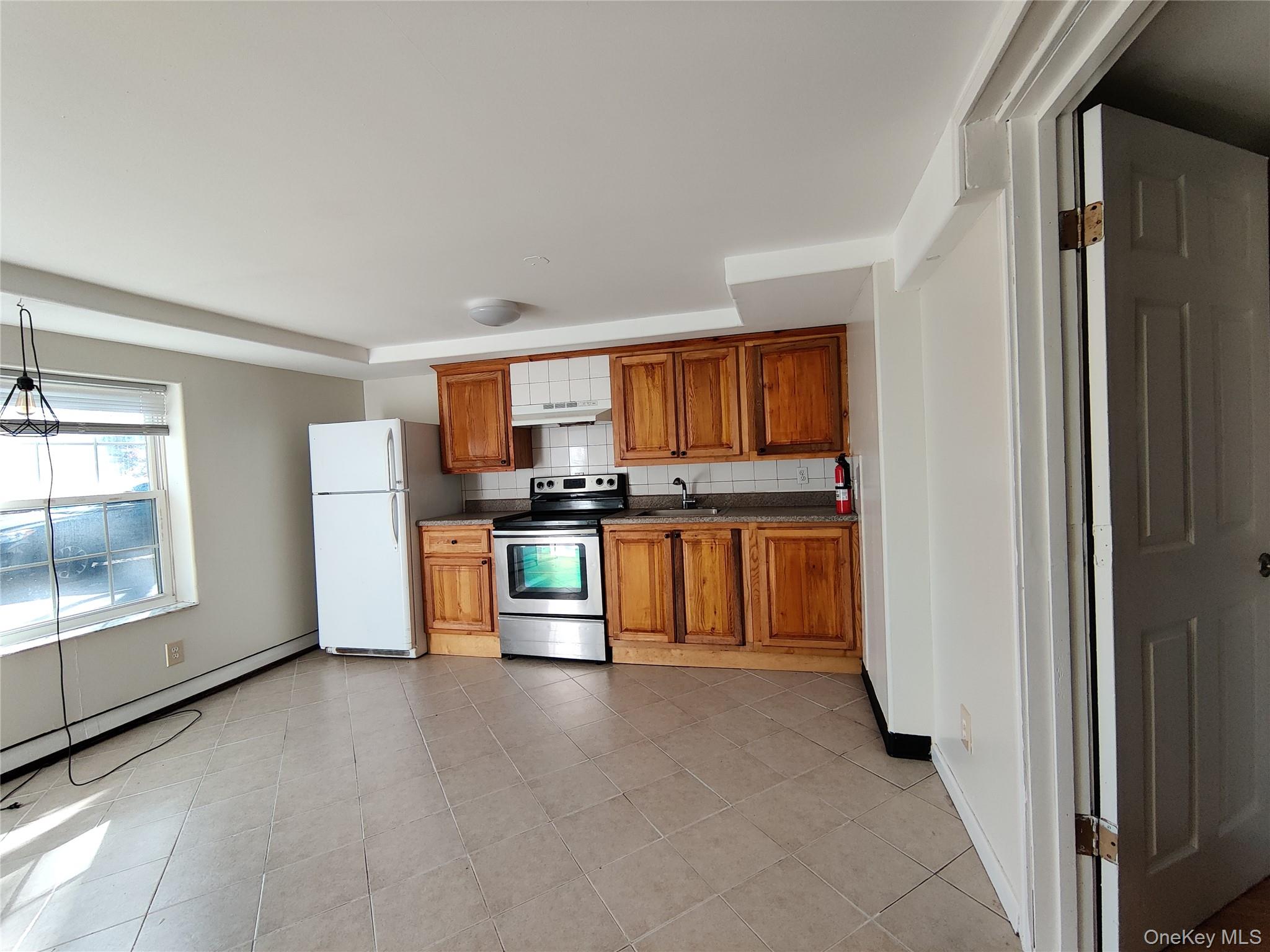 136 STRINGHAM Road Unit: 9C