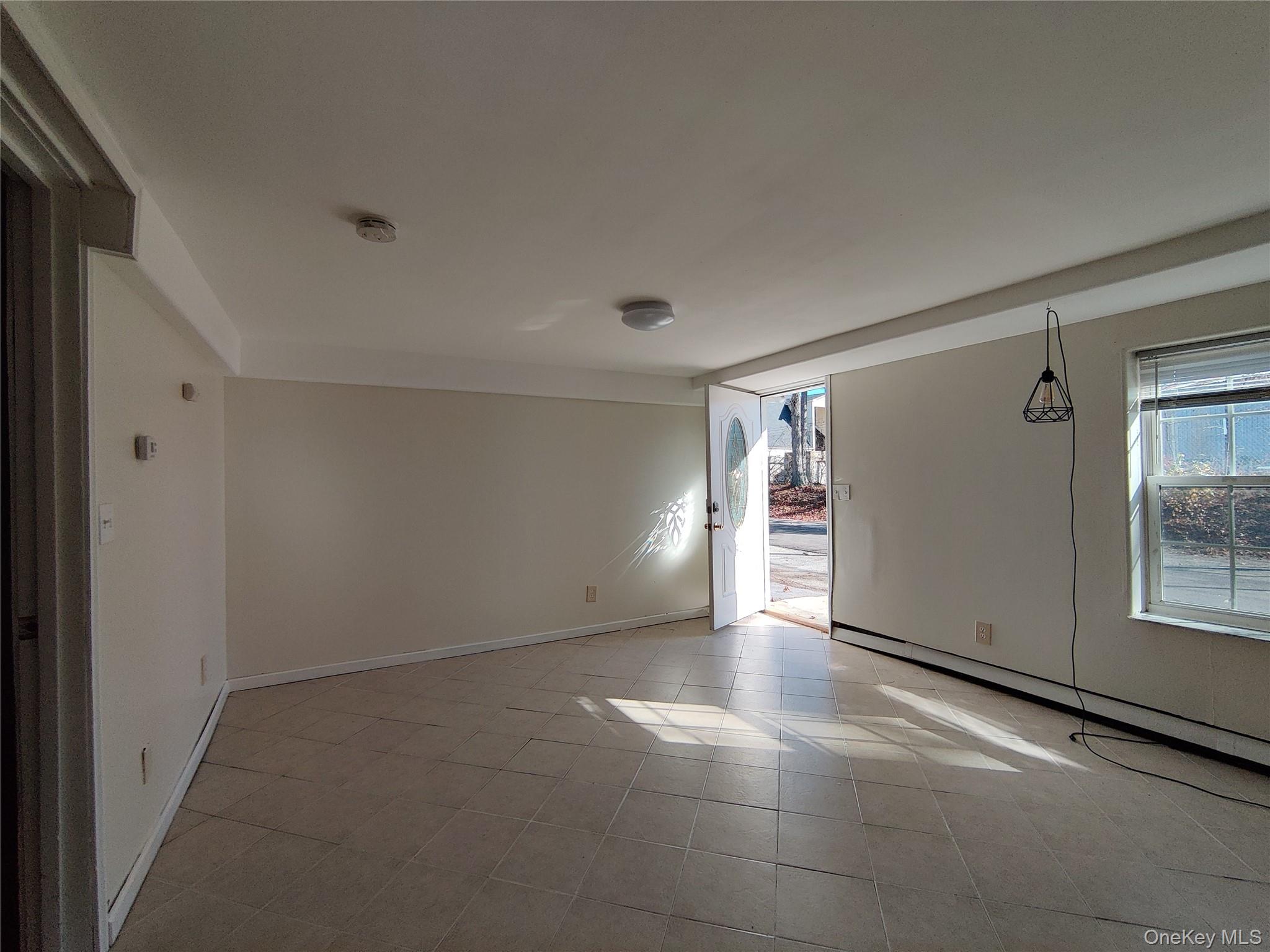 136 STRINGHAM Road Unit: 9C