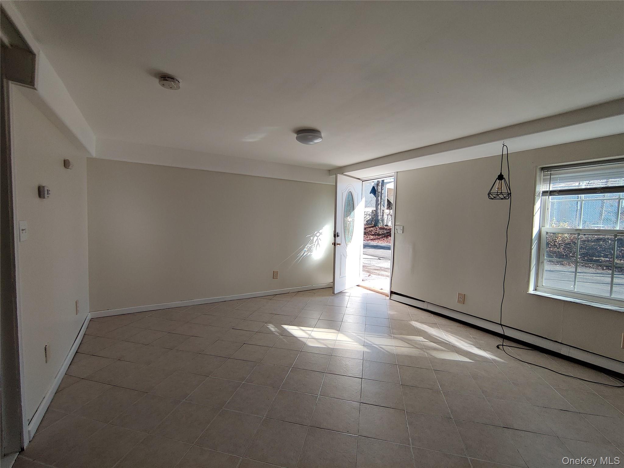 136 STRINGHAM Road Unit: 9C