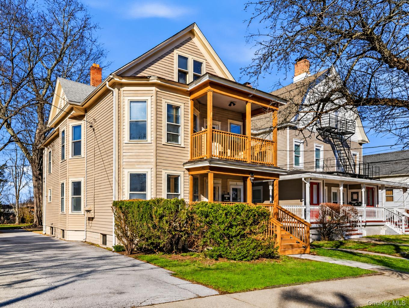 1 College Avenue