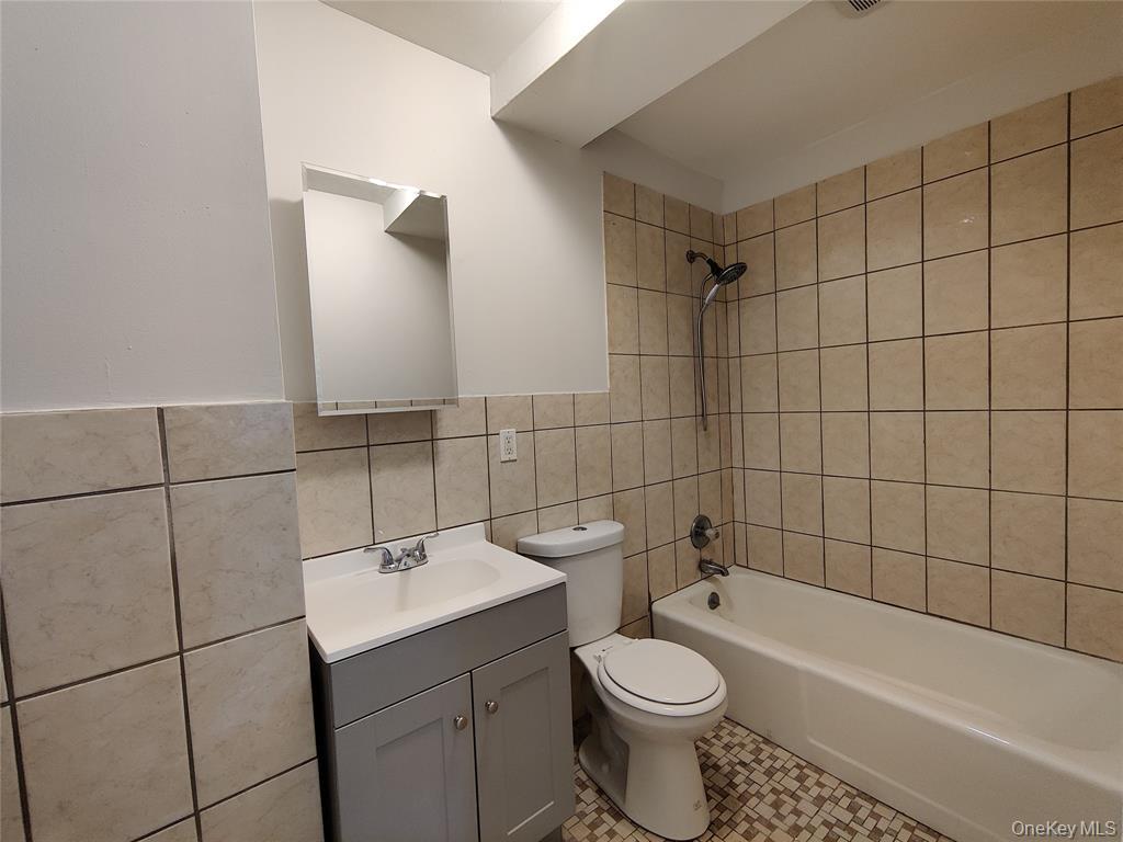 20 Noxon Street Unit: Unit B